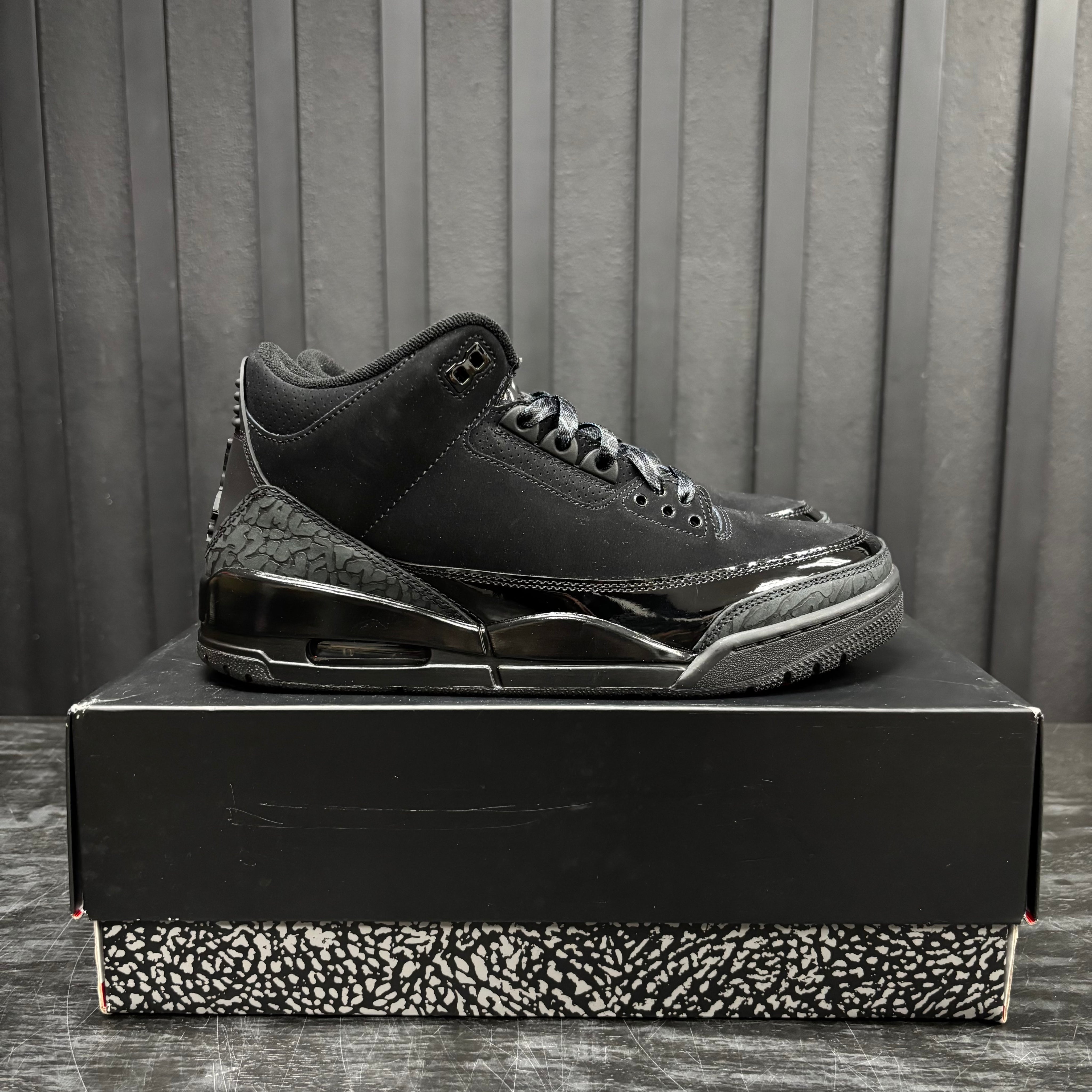 Jordan 3 Retro Black Cat (2025) - Used - 1905