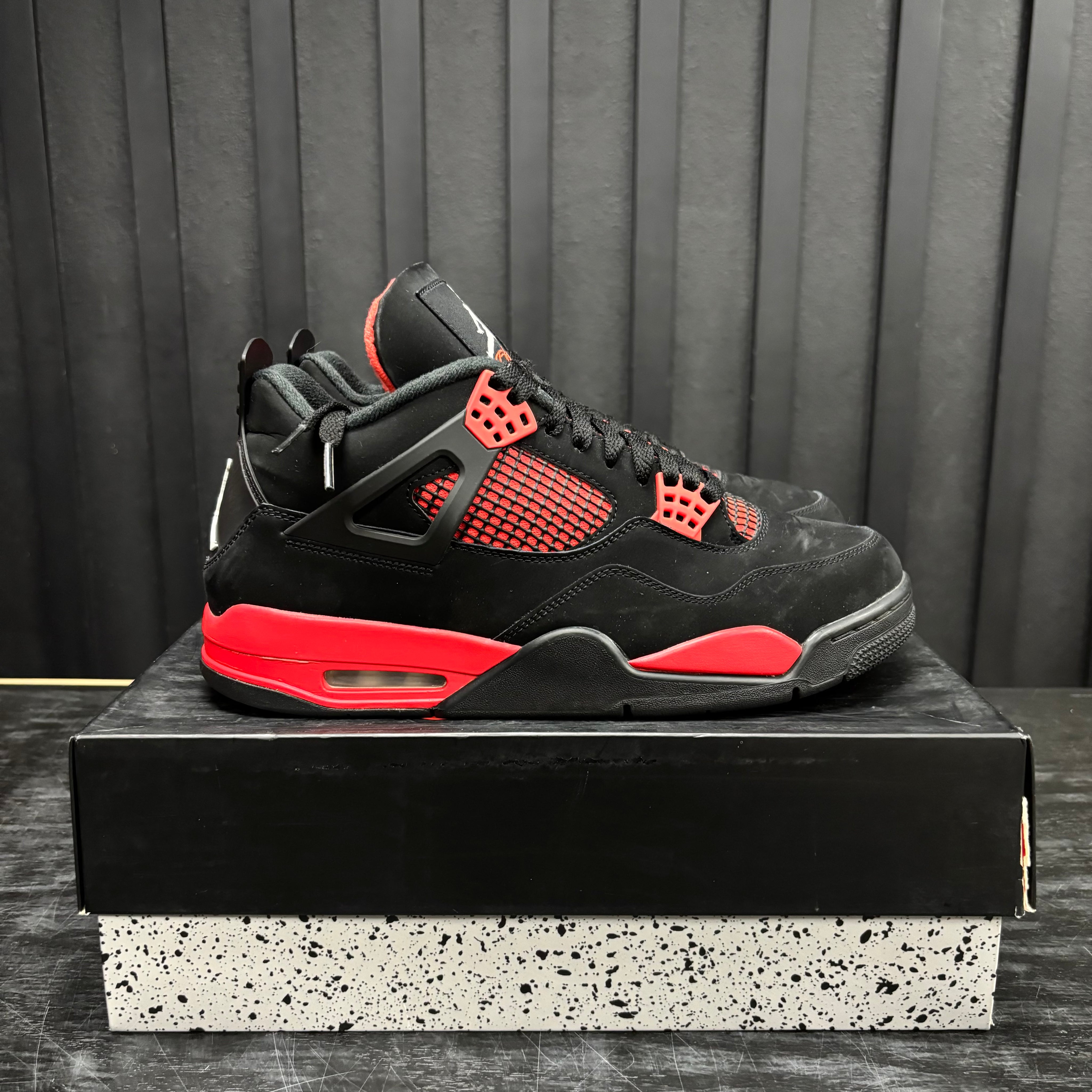 Jordan 4 Retro Red Thunder - Used - 1897