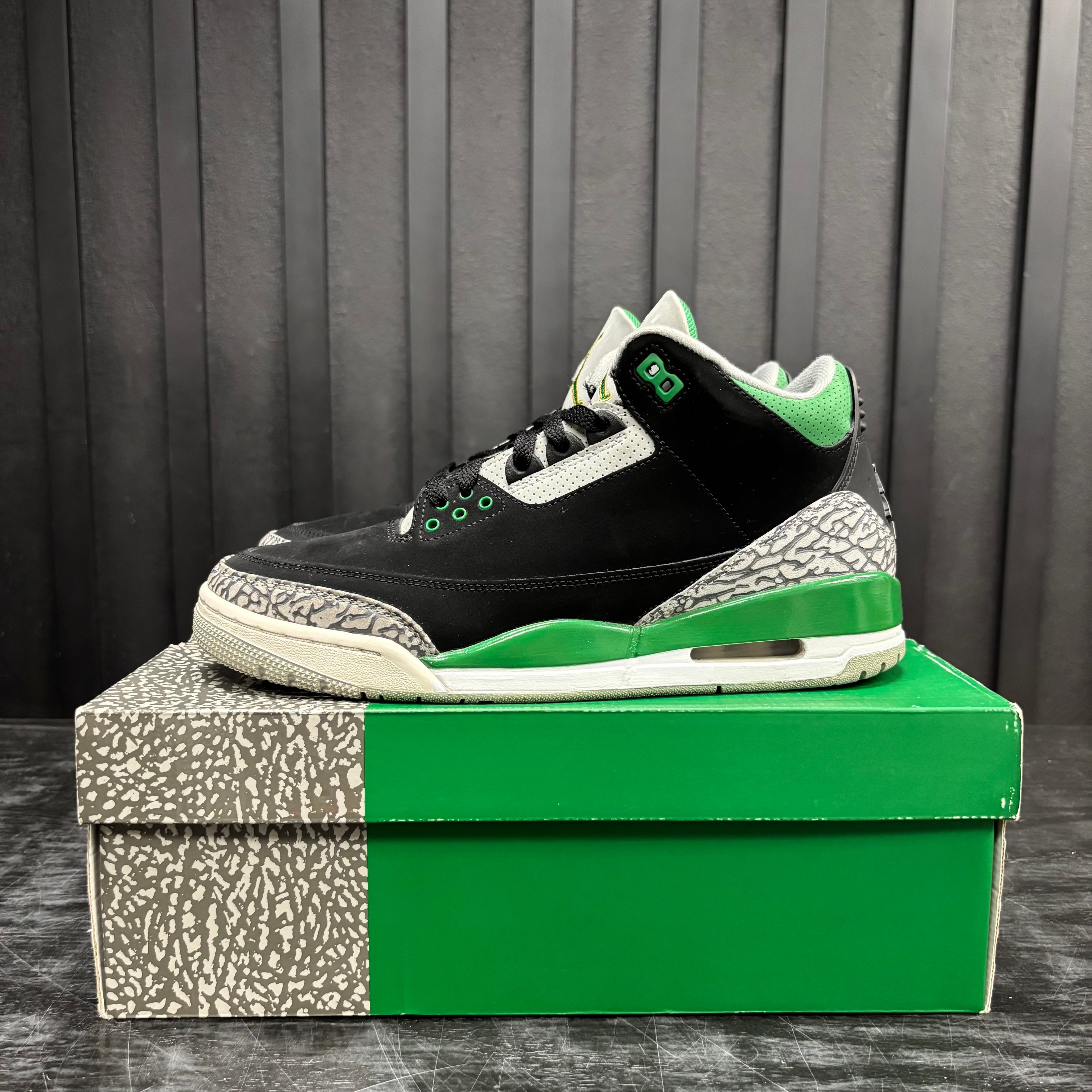 Jordan 3 Retro Pine Green - Used - 1910
