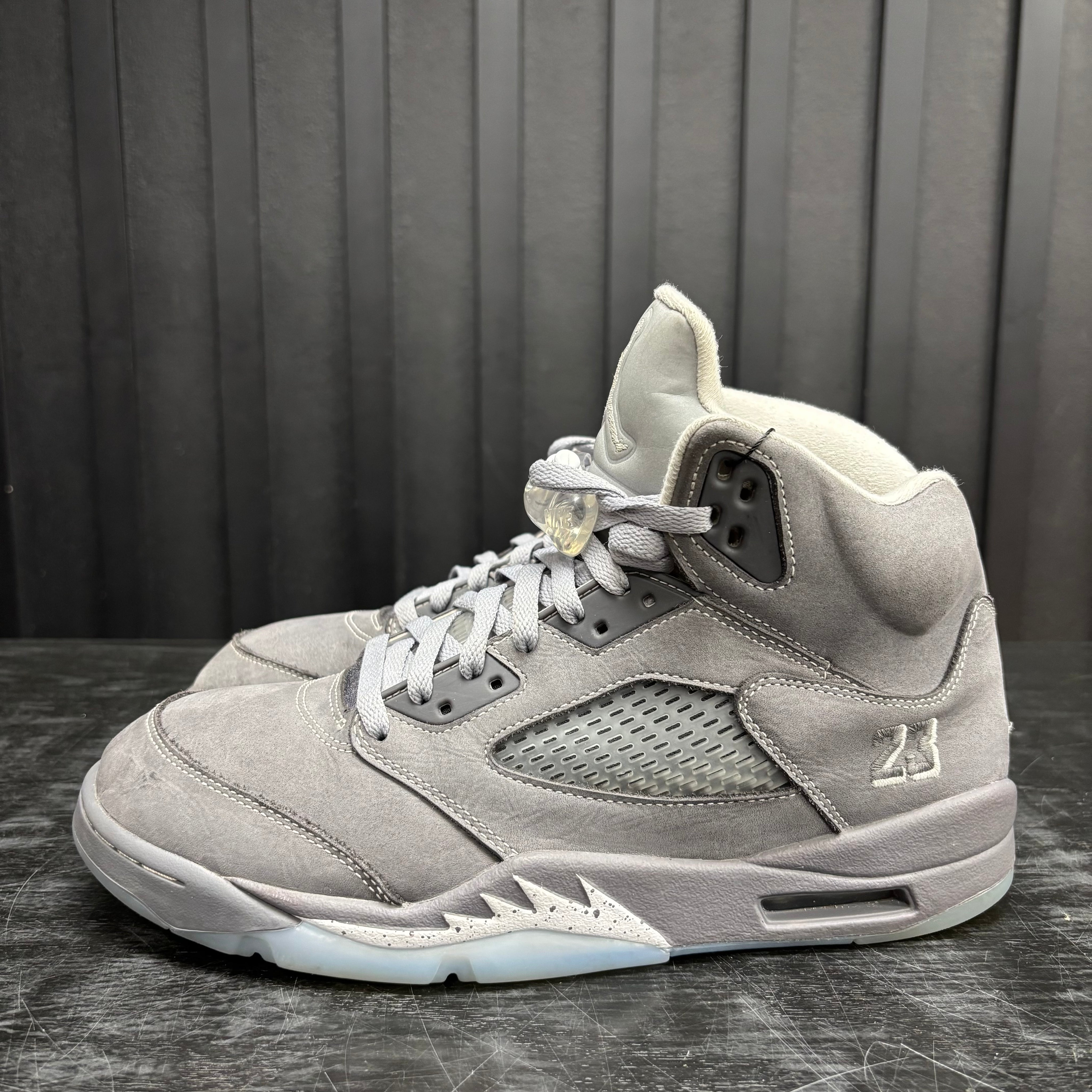 Jordan 5 Retro Wolf Grey (2026) - Used - 1923