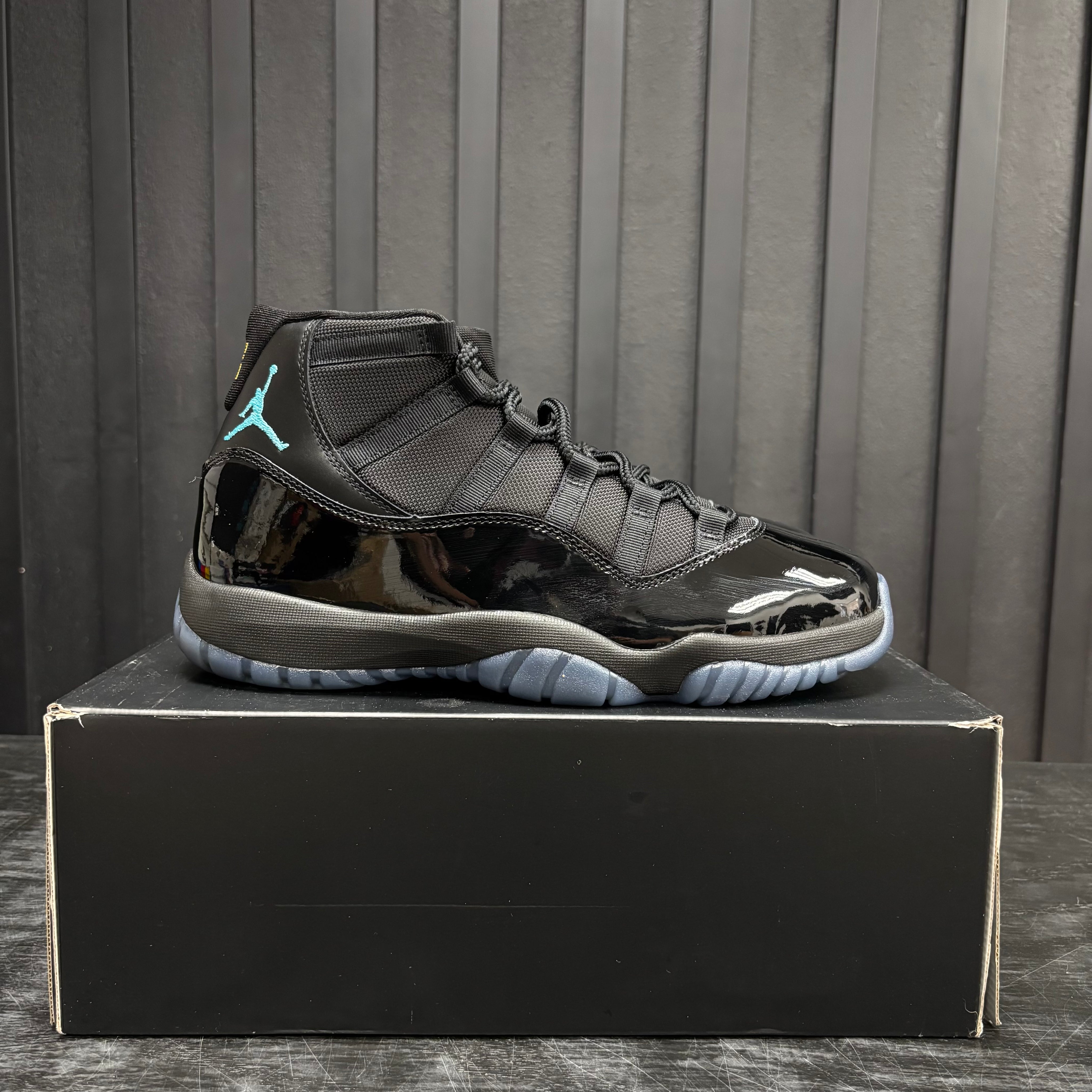 Jordan 11 Retro Gamma Blue (2025) - Used - 1915