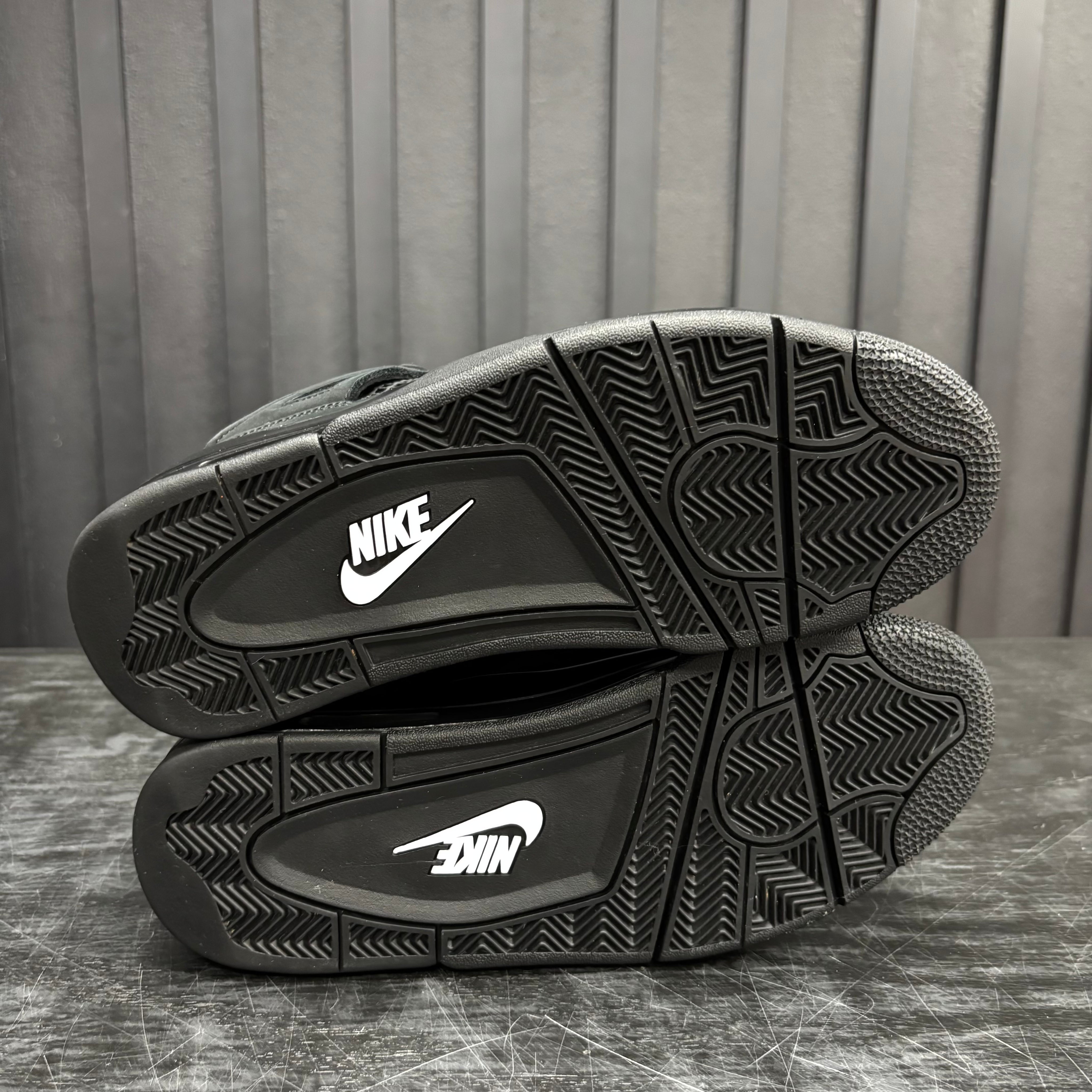 Jordan 4 Retro Black Cat (2025) - Used - 1933