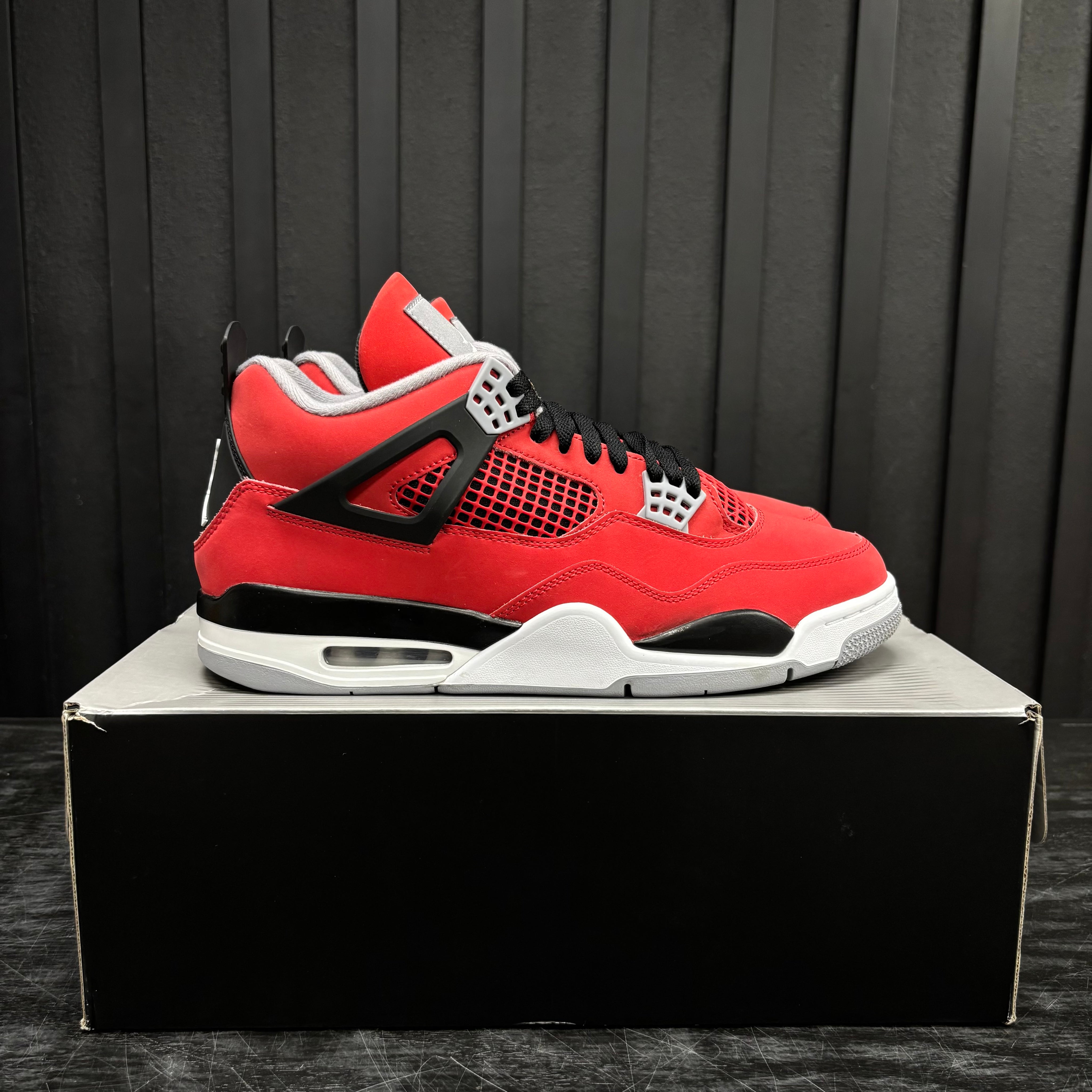 Jordan 4 Retro Toro Bravo (2026) - Used - 4435