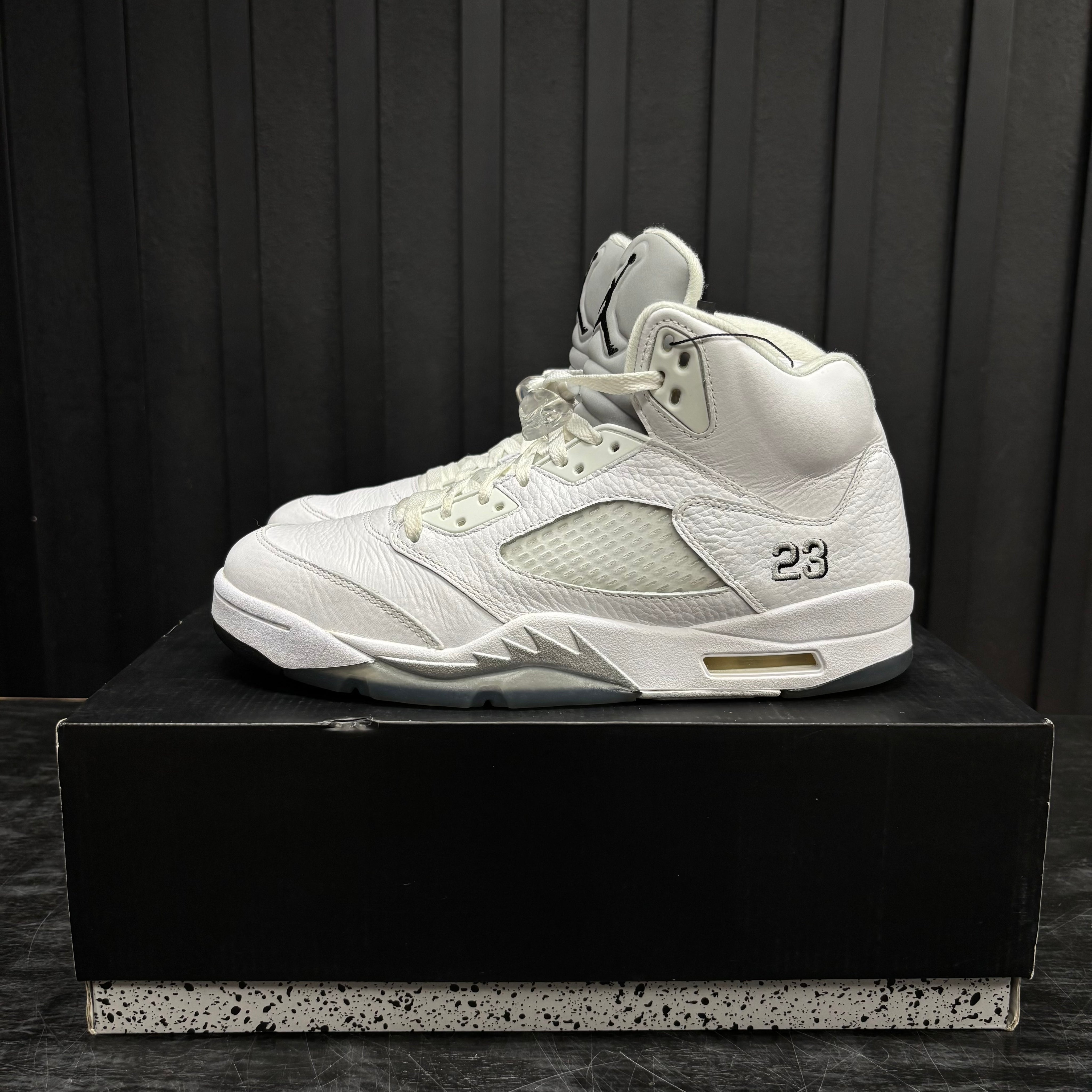 Jordan 5 Retro White Metallic (2015) - Used - 1943