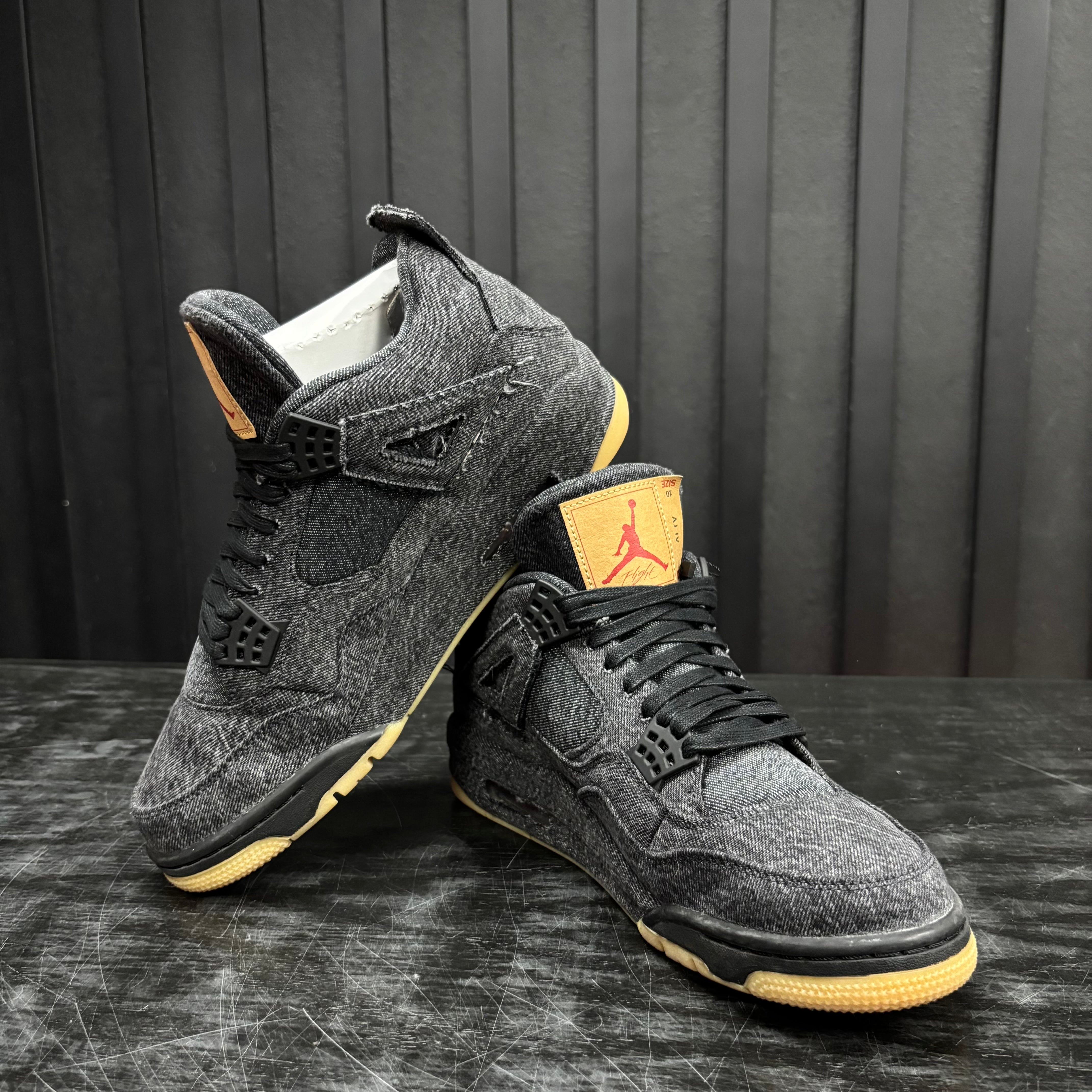 Jordan 4 Retro Levi's Black (Levi's Tag) - Used - 1950