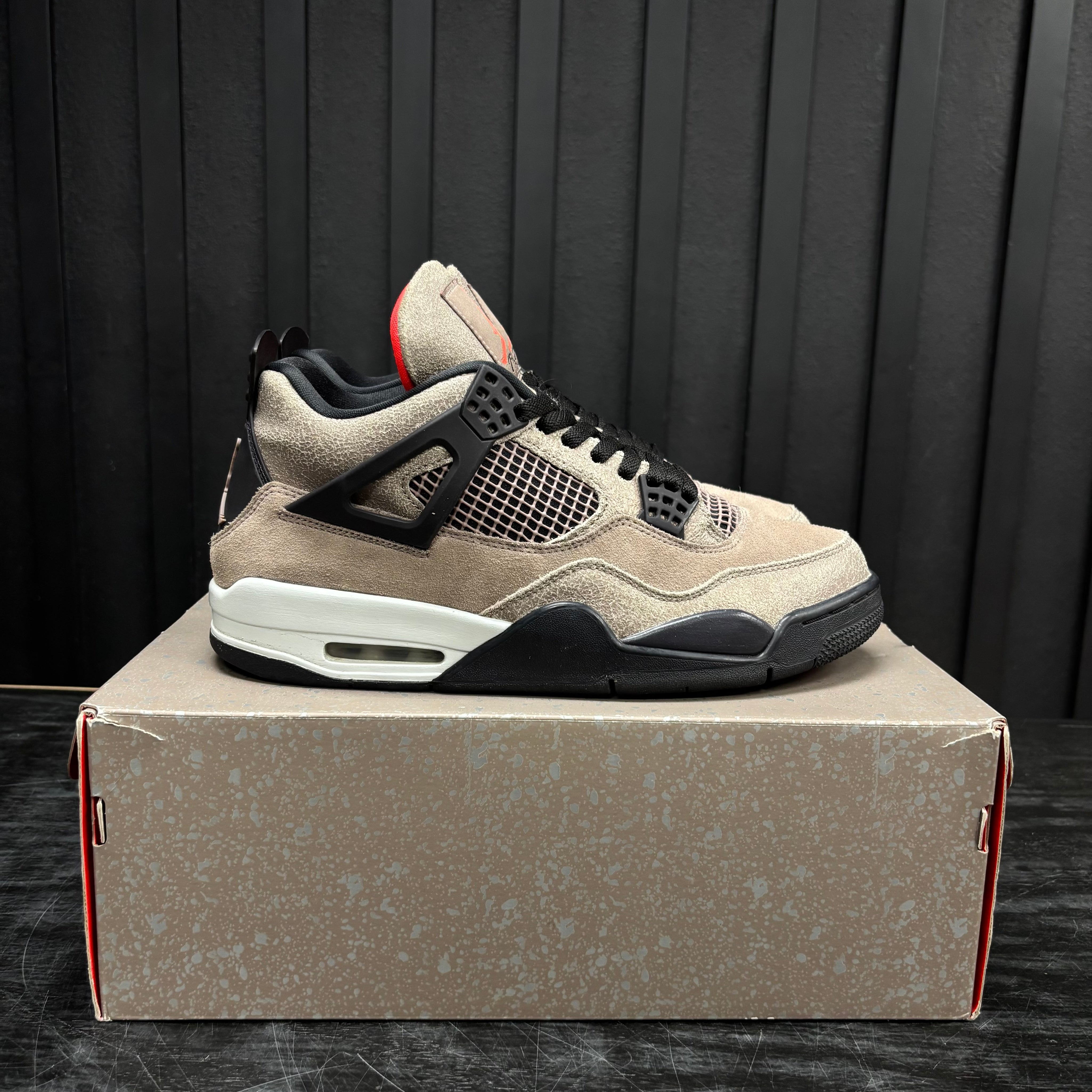 Jordan 4 Retro Taupe Haze - Used - 4437