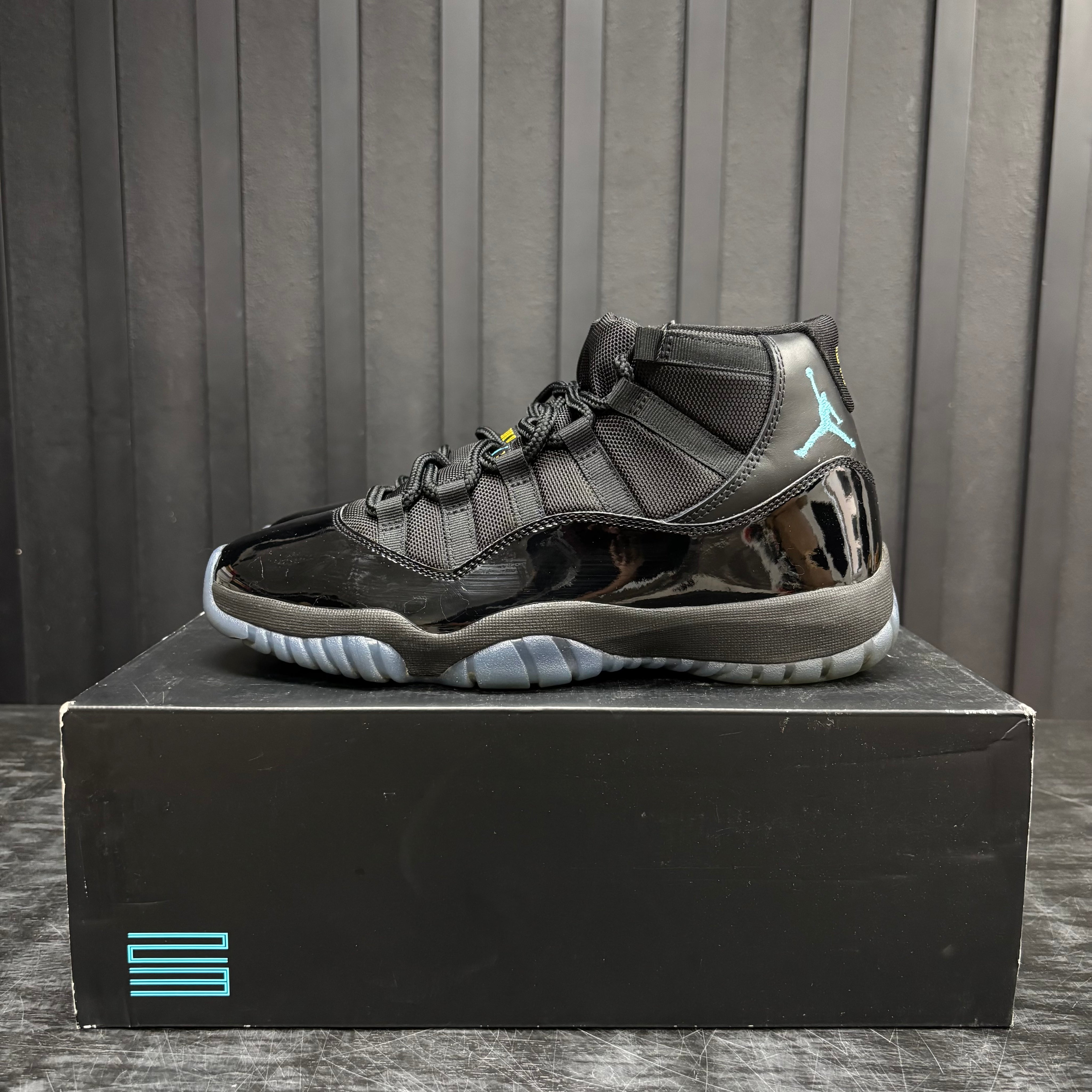 Jordan 11 Retro Gamma Blue (2025) - Used - 4432