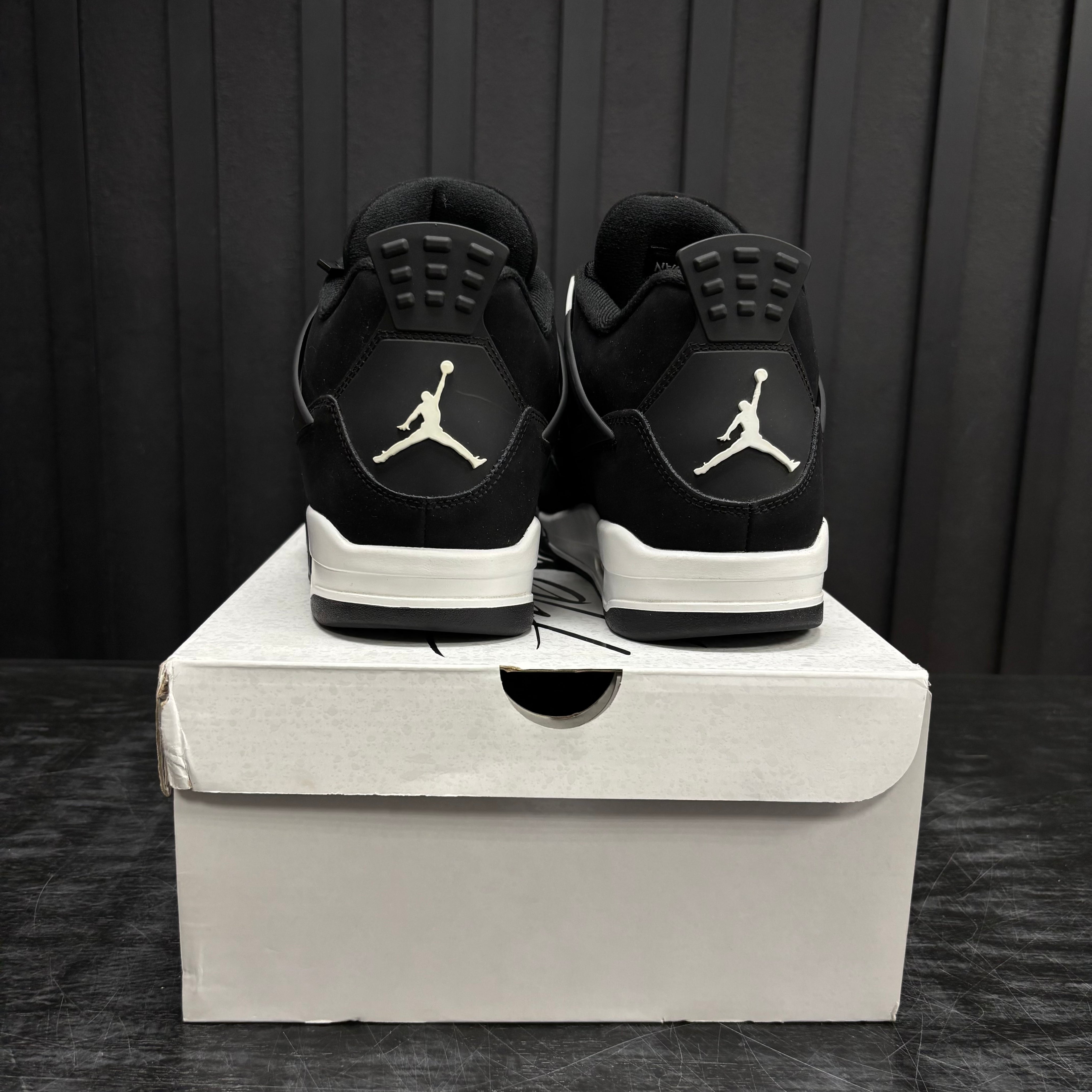 Jordan 4 Retro White Thunder - Used - 4422