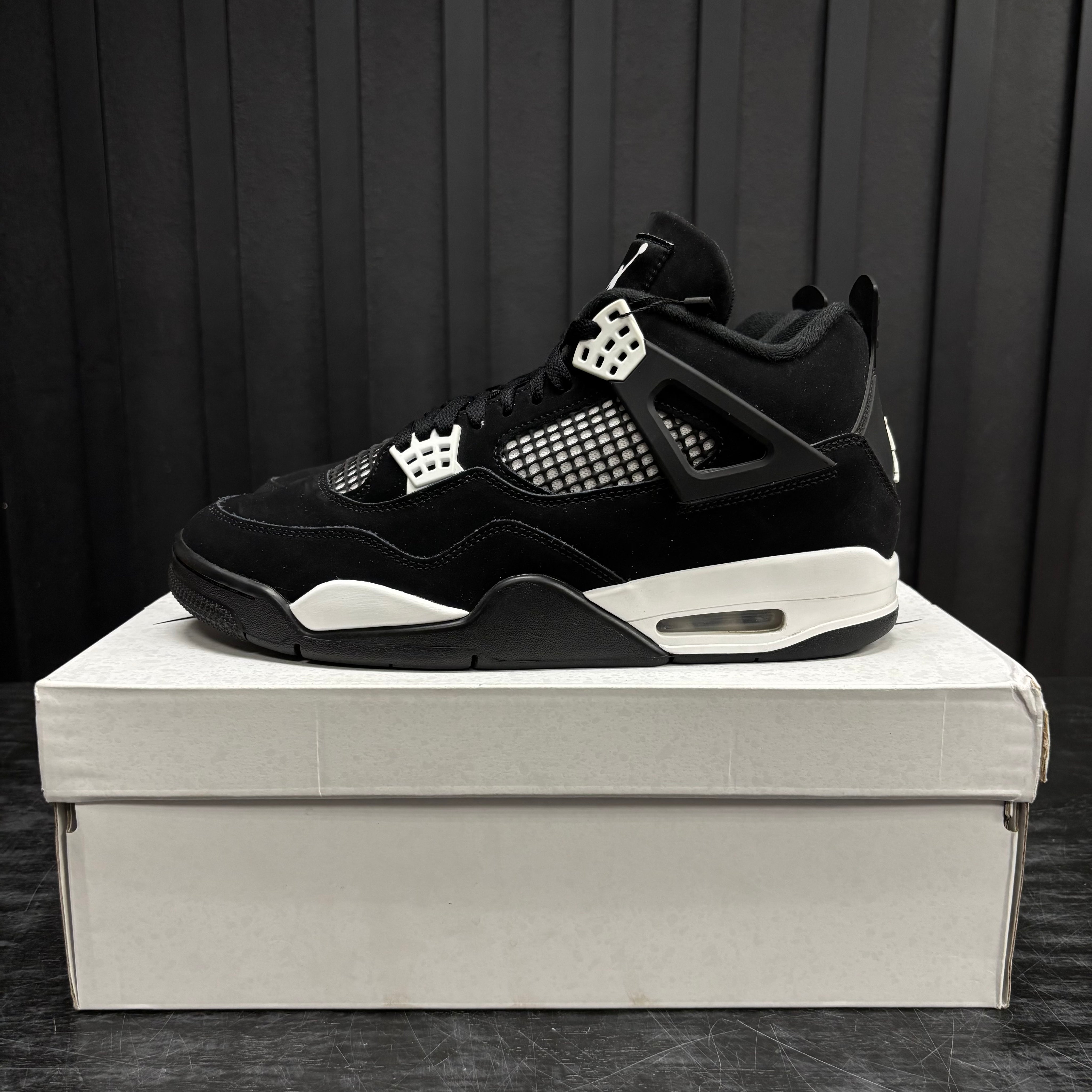 Jordan 4 Retro White Thunder - Used - 4422