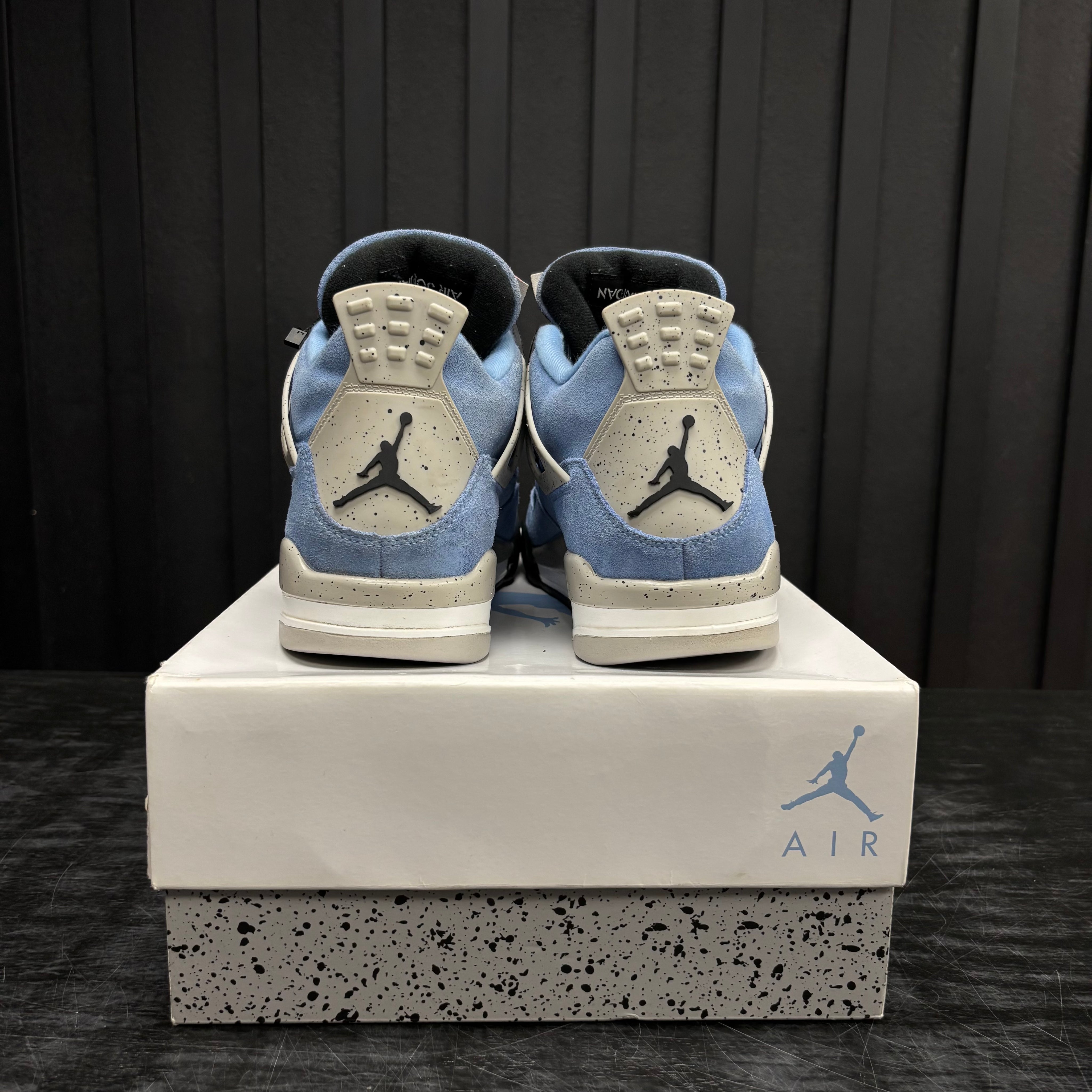 Jordan 4 Retro University Blue - Used - 1920