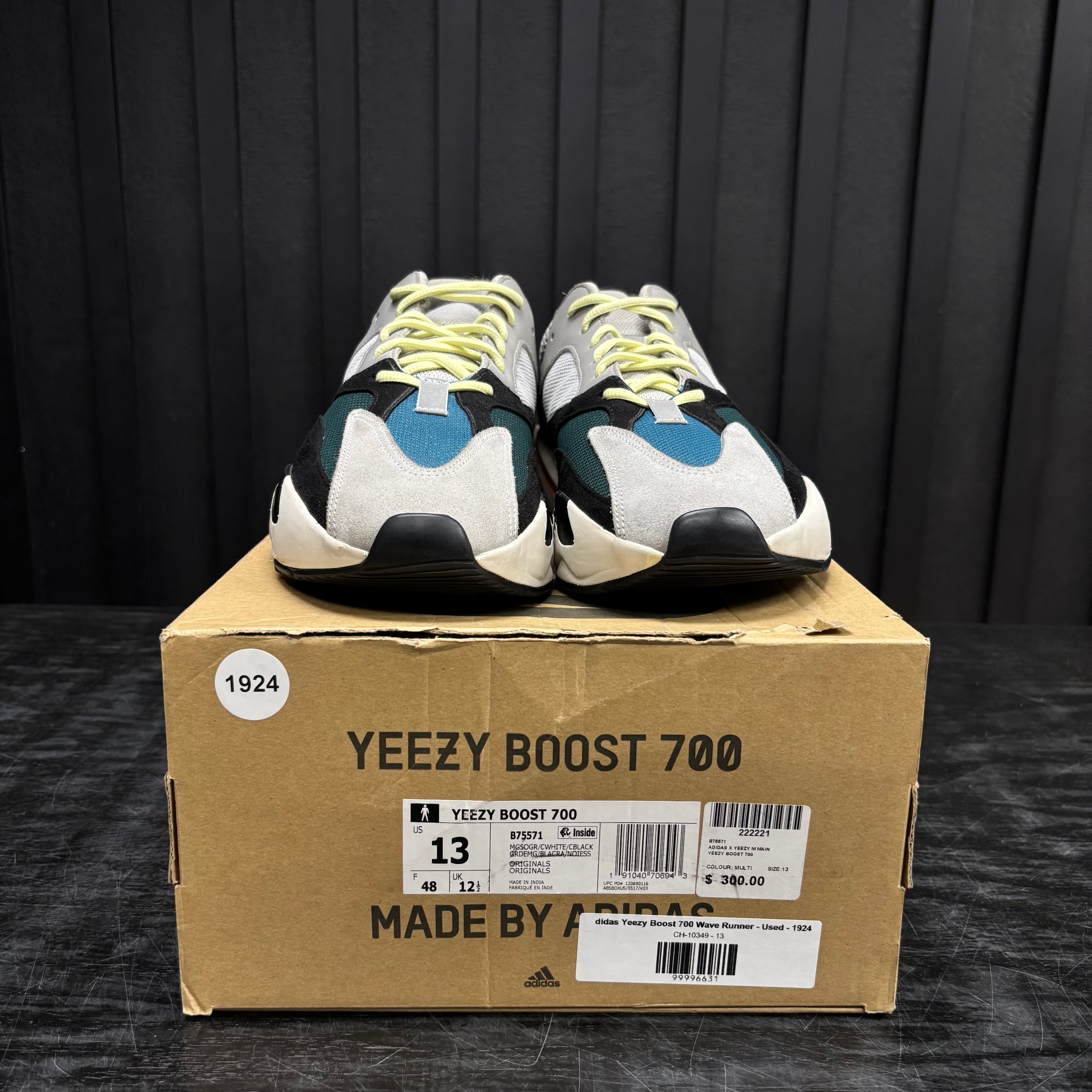 adidas Yeezy Boost 700 Wave Runner - Used - 1924