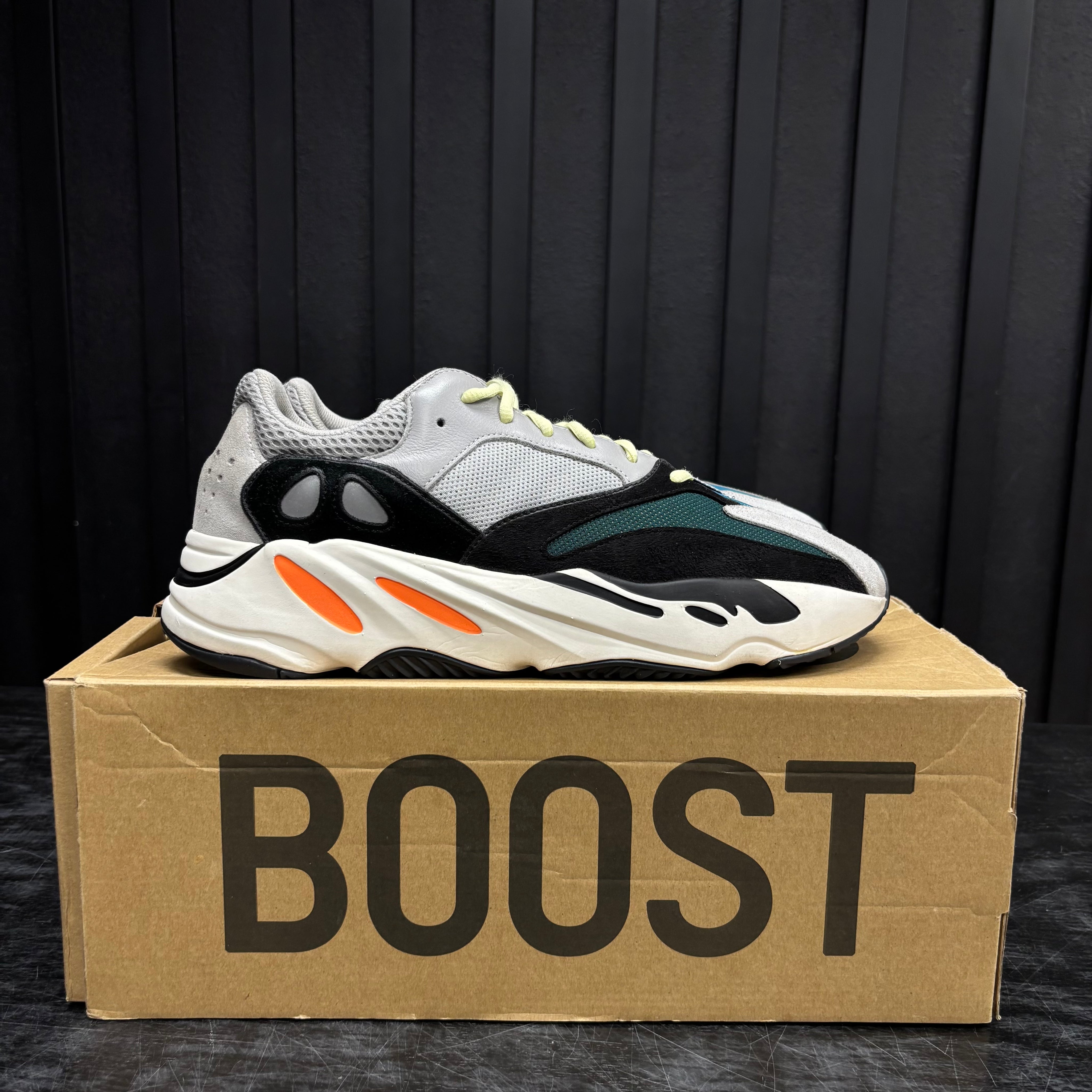 adidas Yeezy Boost 700 Wave Runner - Used