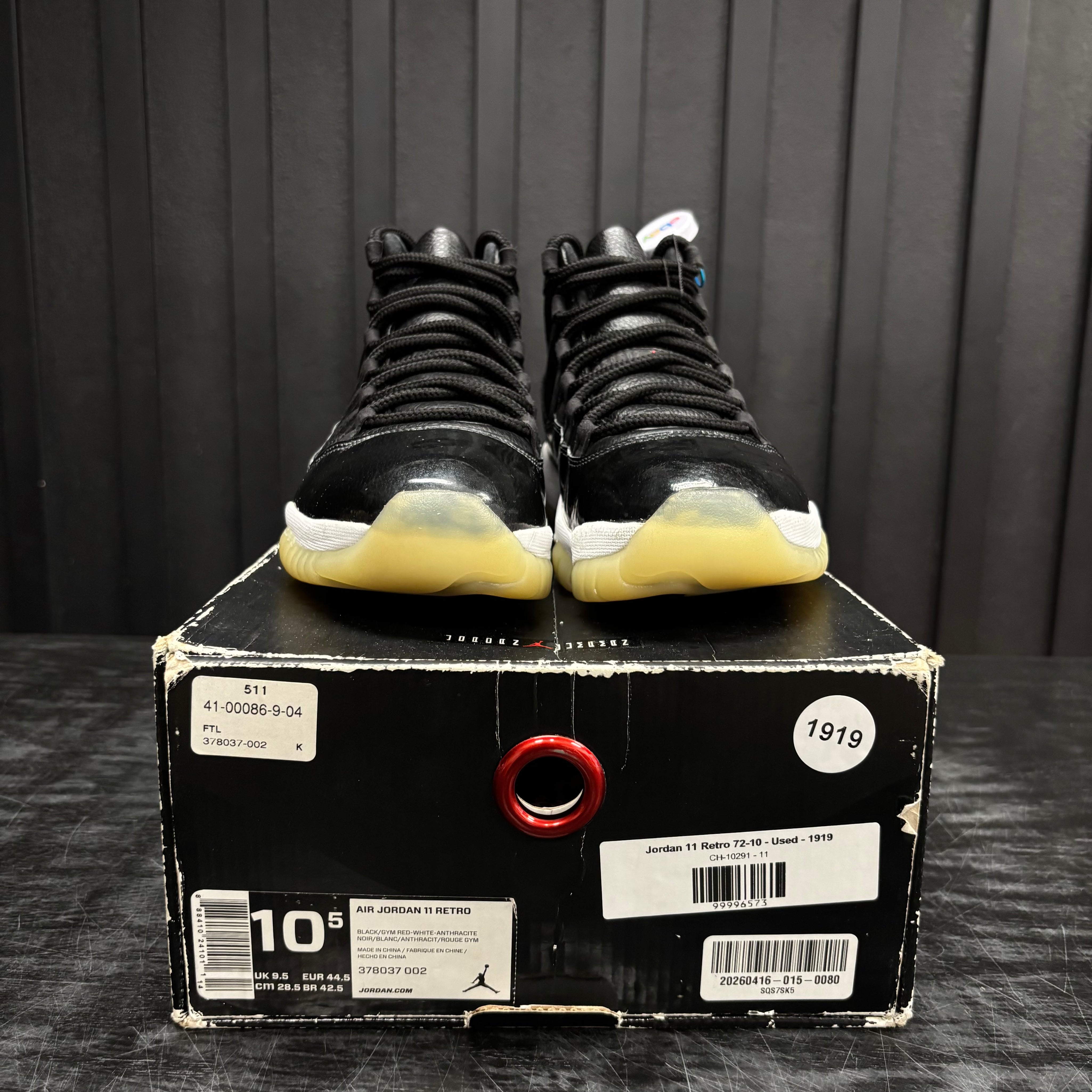 Jordan 11 Retro 72-10 - Used - 1919