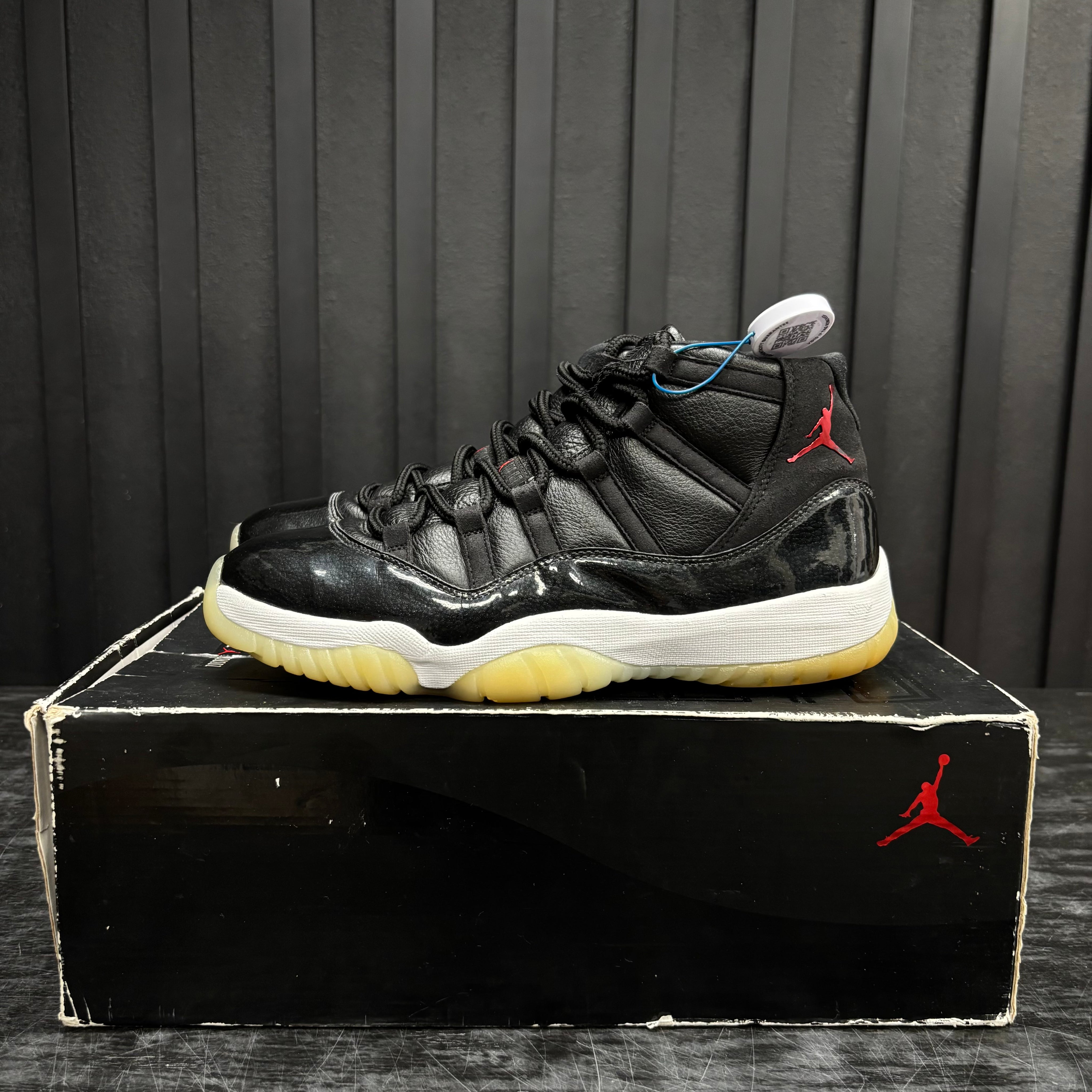 Jordan 11 Retro 72-10 - Used - 1919