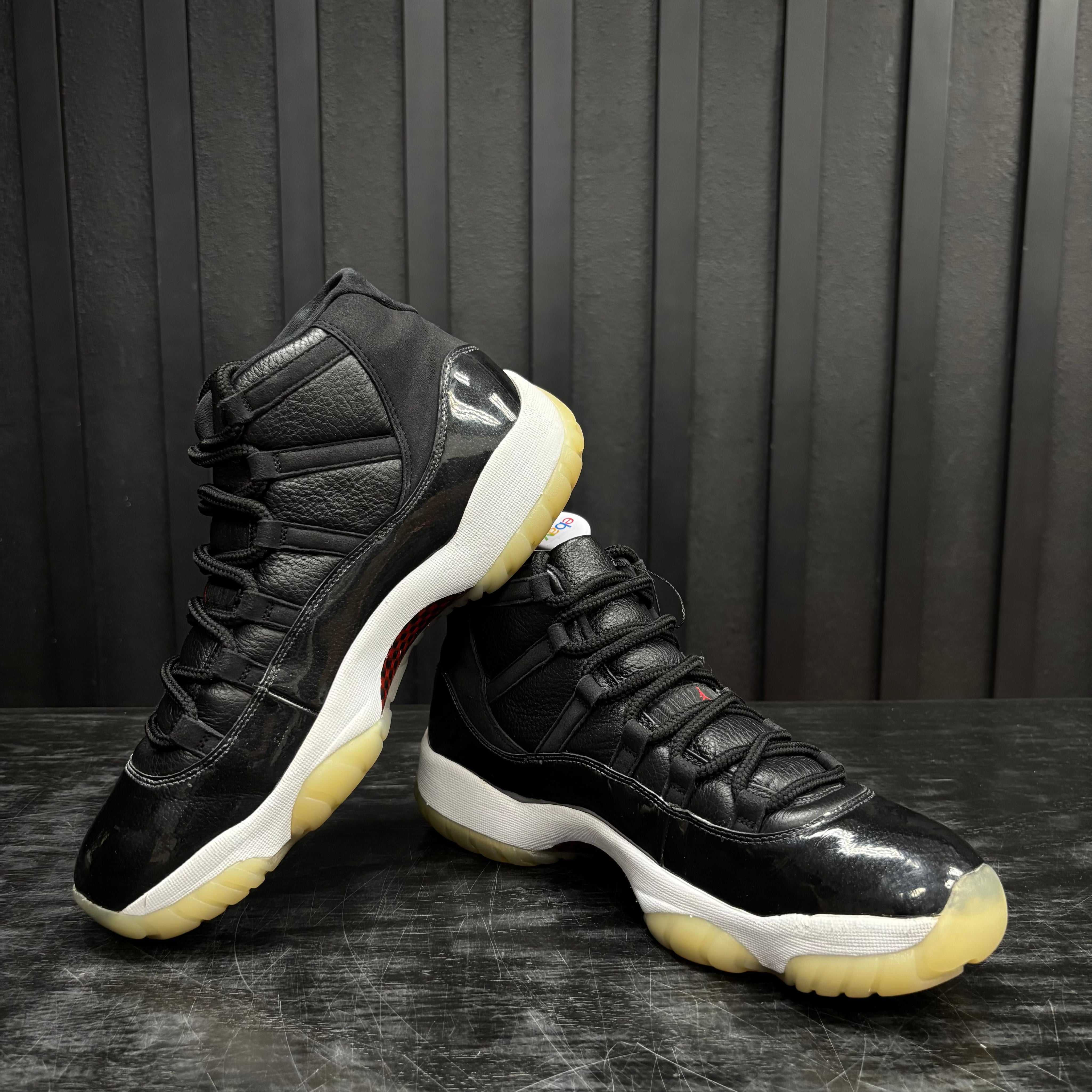 Jordan 11 Retro 72-10 - Used - 1919