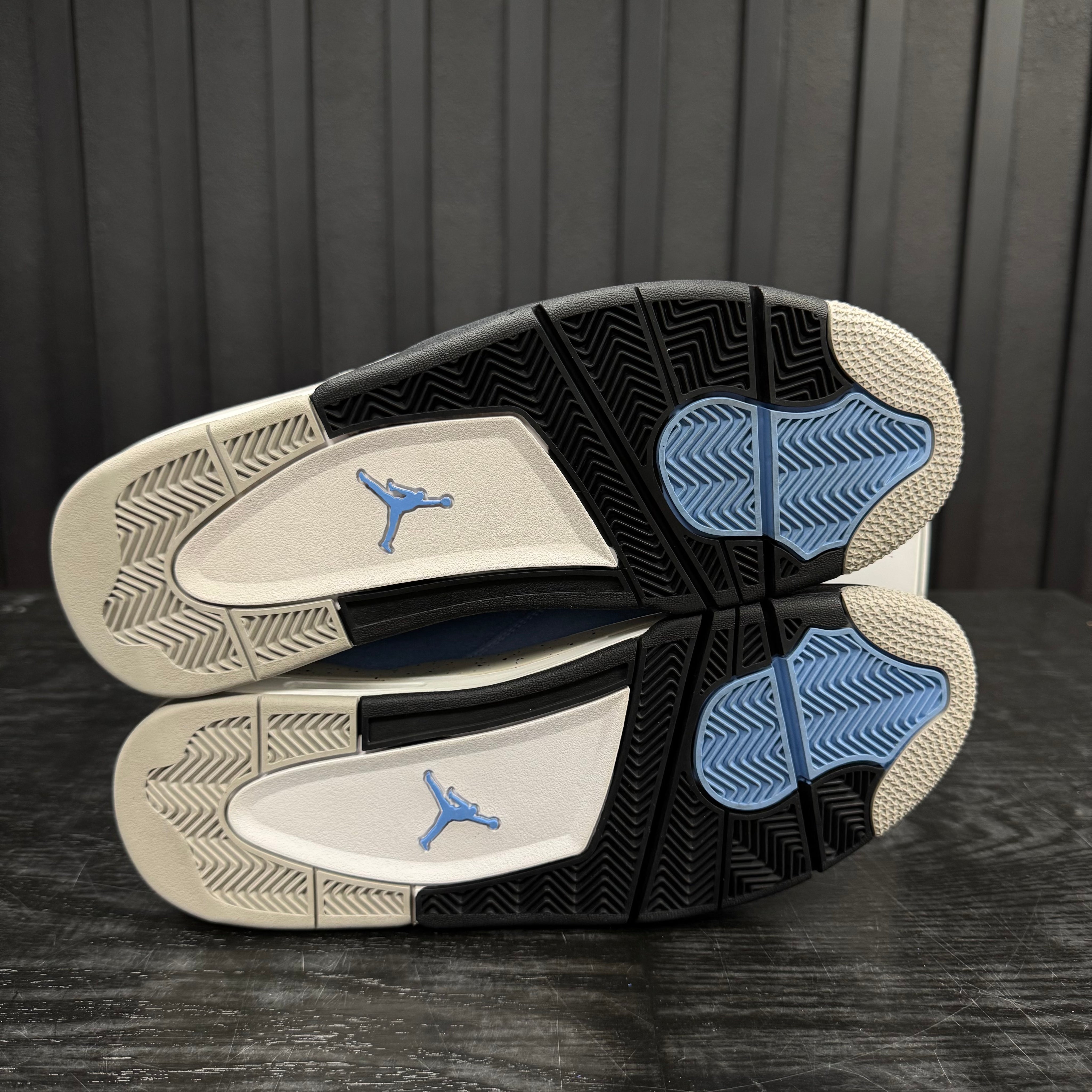 Jordan 4 Retro University Blue - Used - 1753
