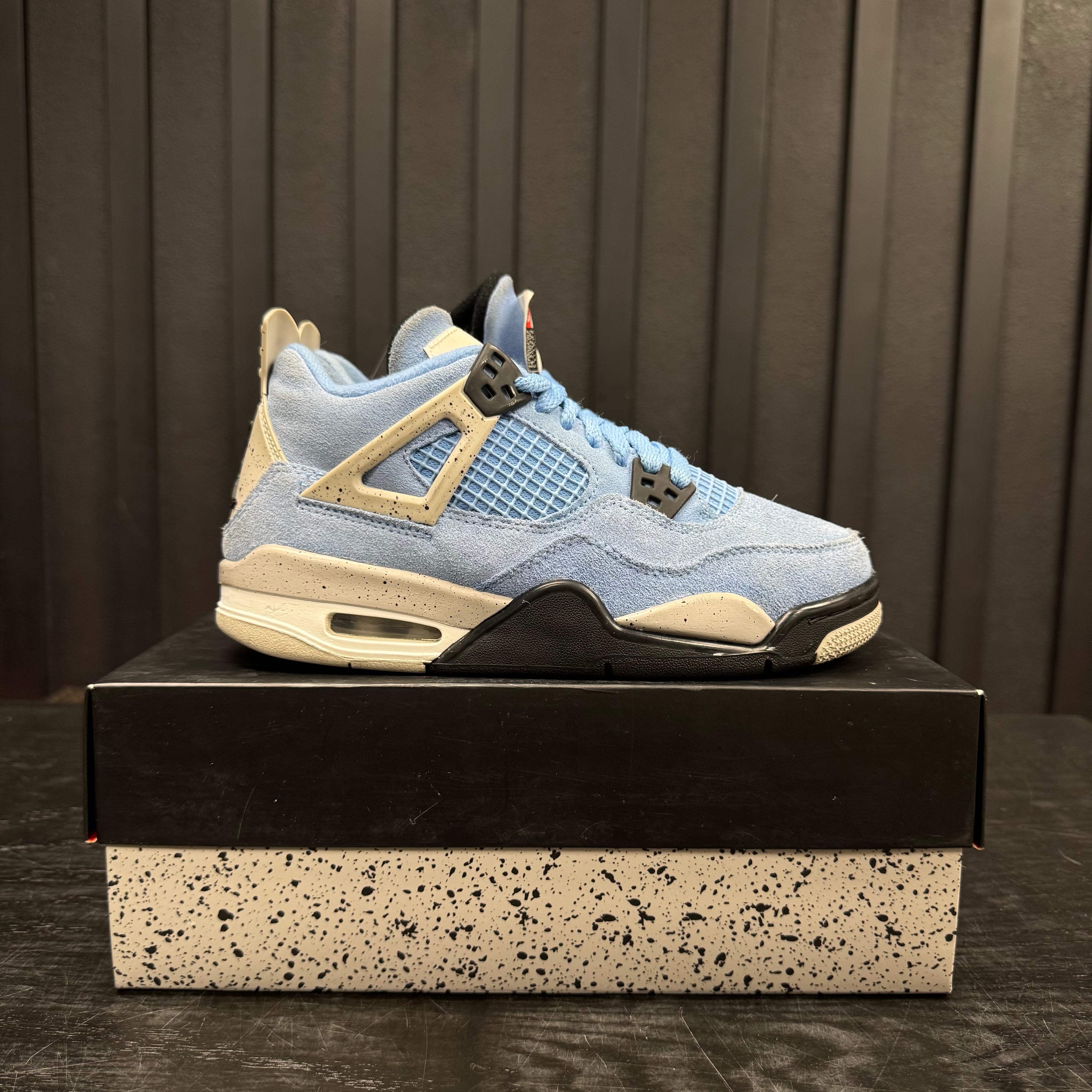 Jordan 4 Retro University Blue (GS) - Used - 1765