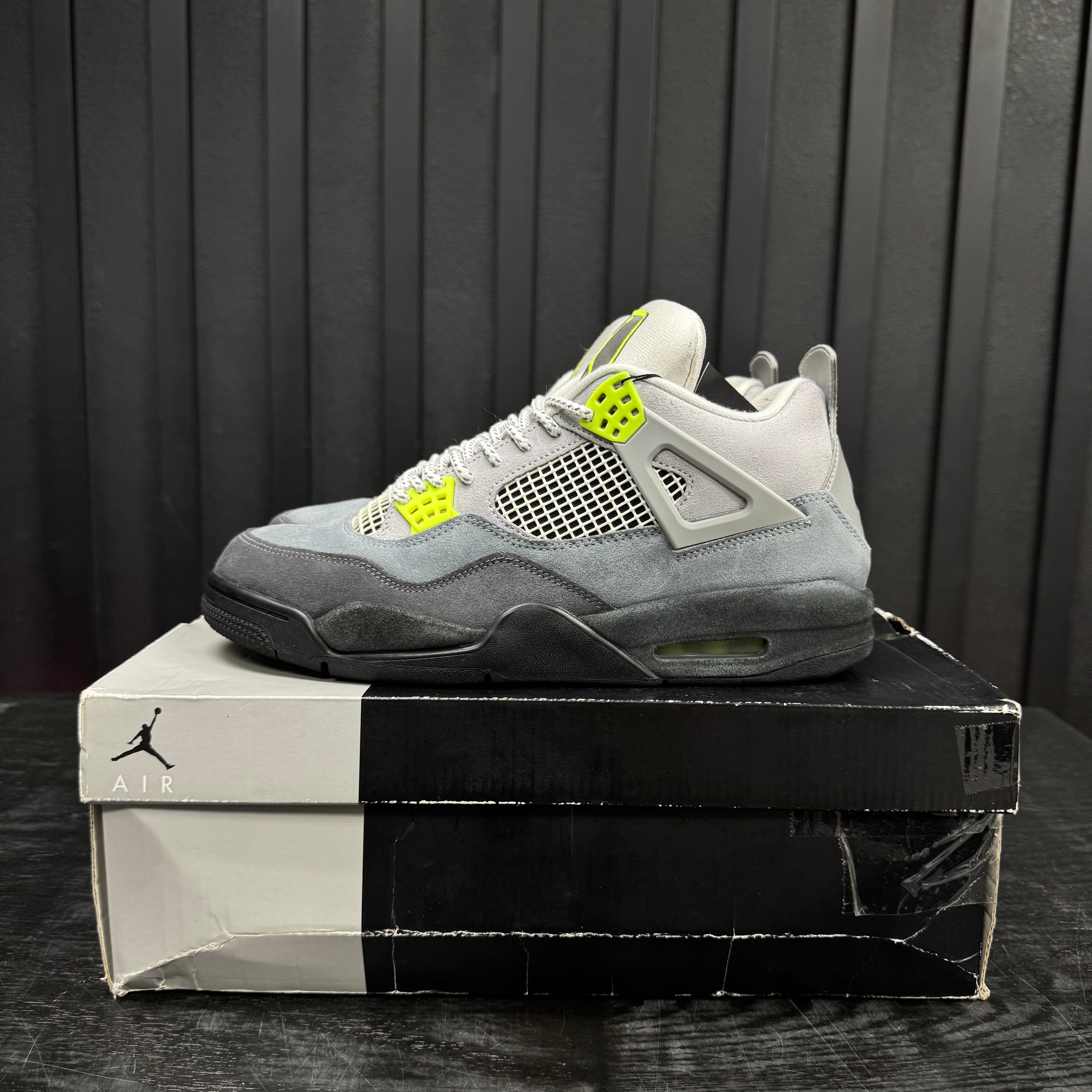 Jordan 4 Retro SE 95 Neon - Used - 1752