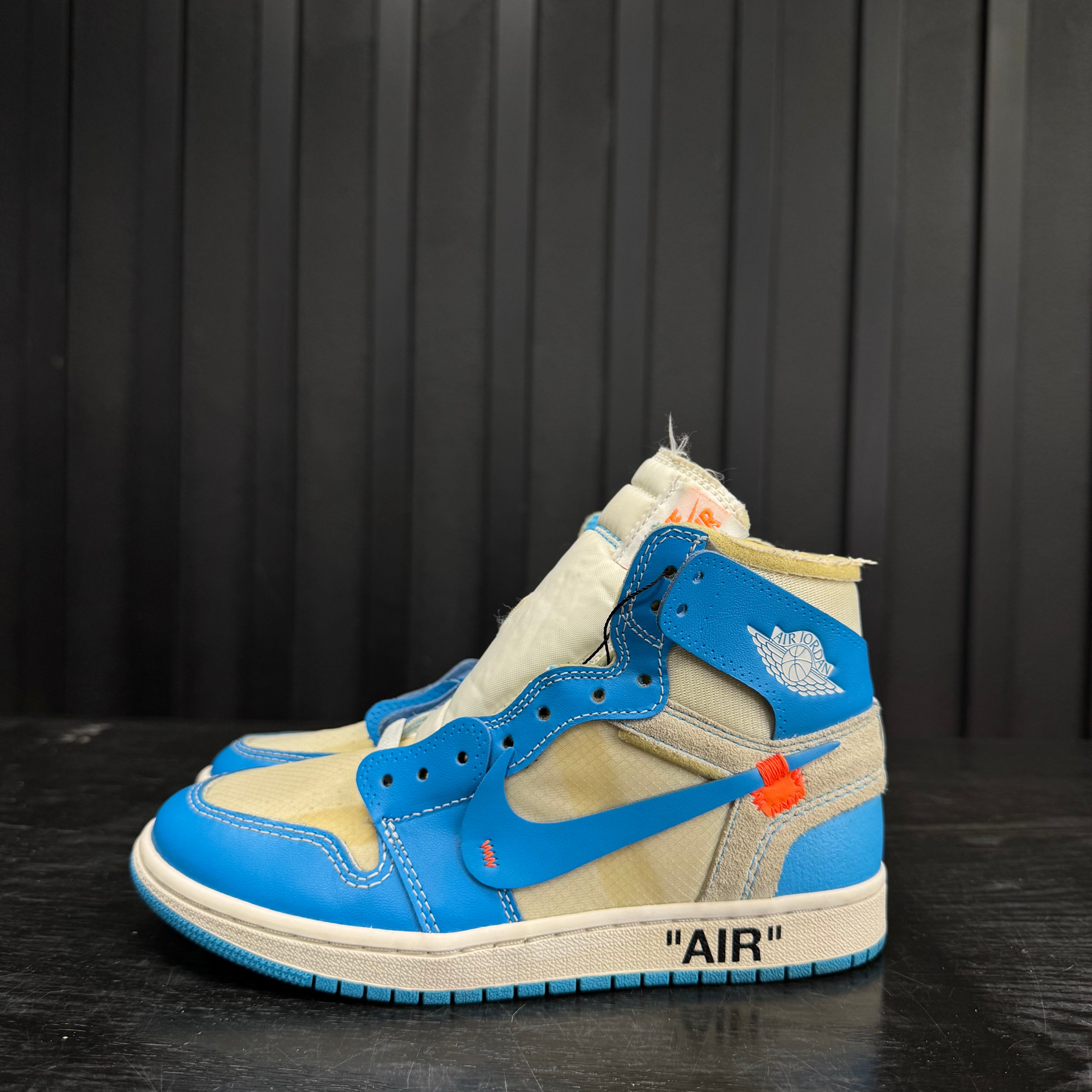 Jordan 1 Retro High Off-White University Blue - Used - 1795