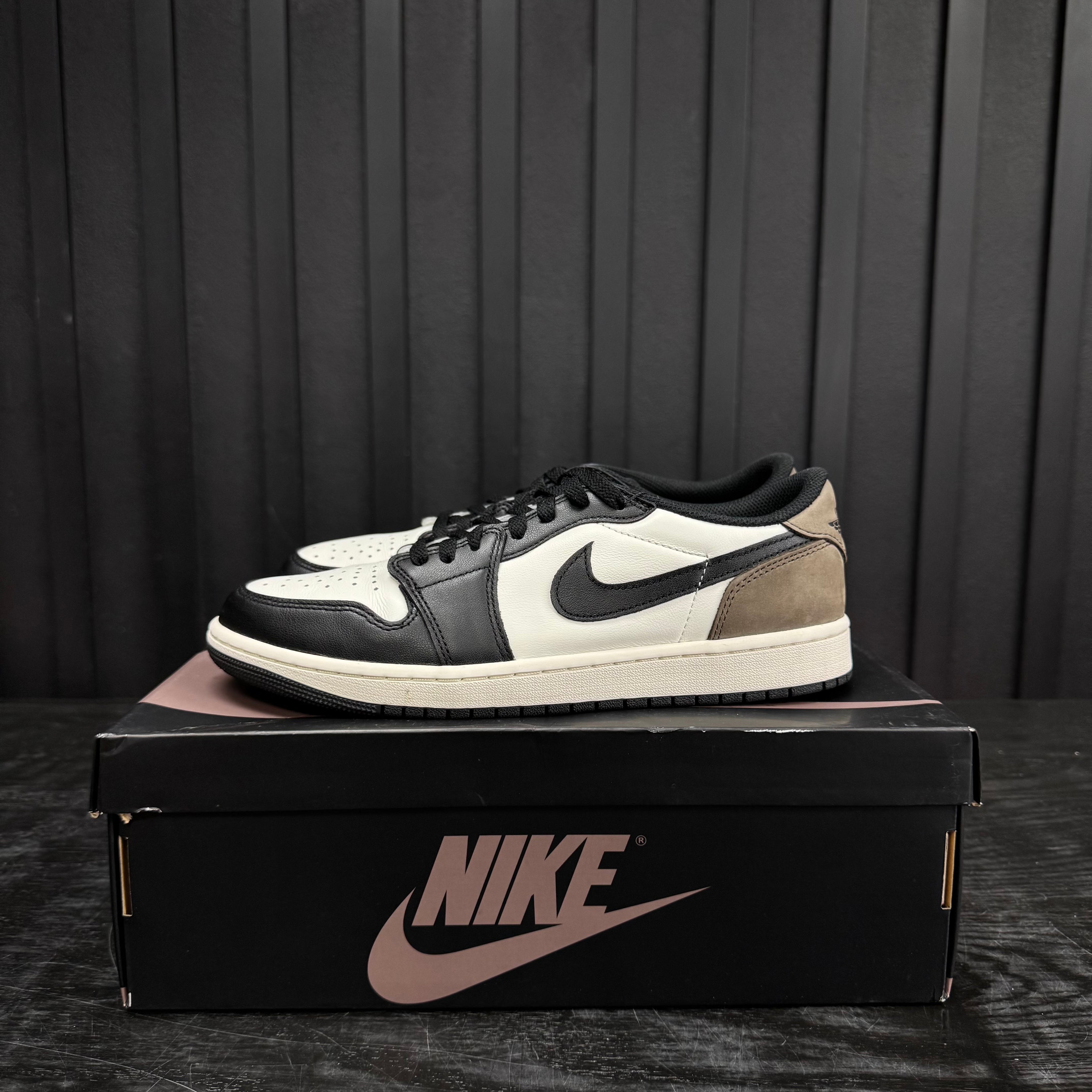 Jordan 1 Retro Low OG Mocha - Used - 1806