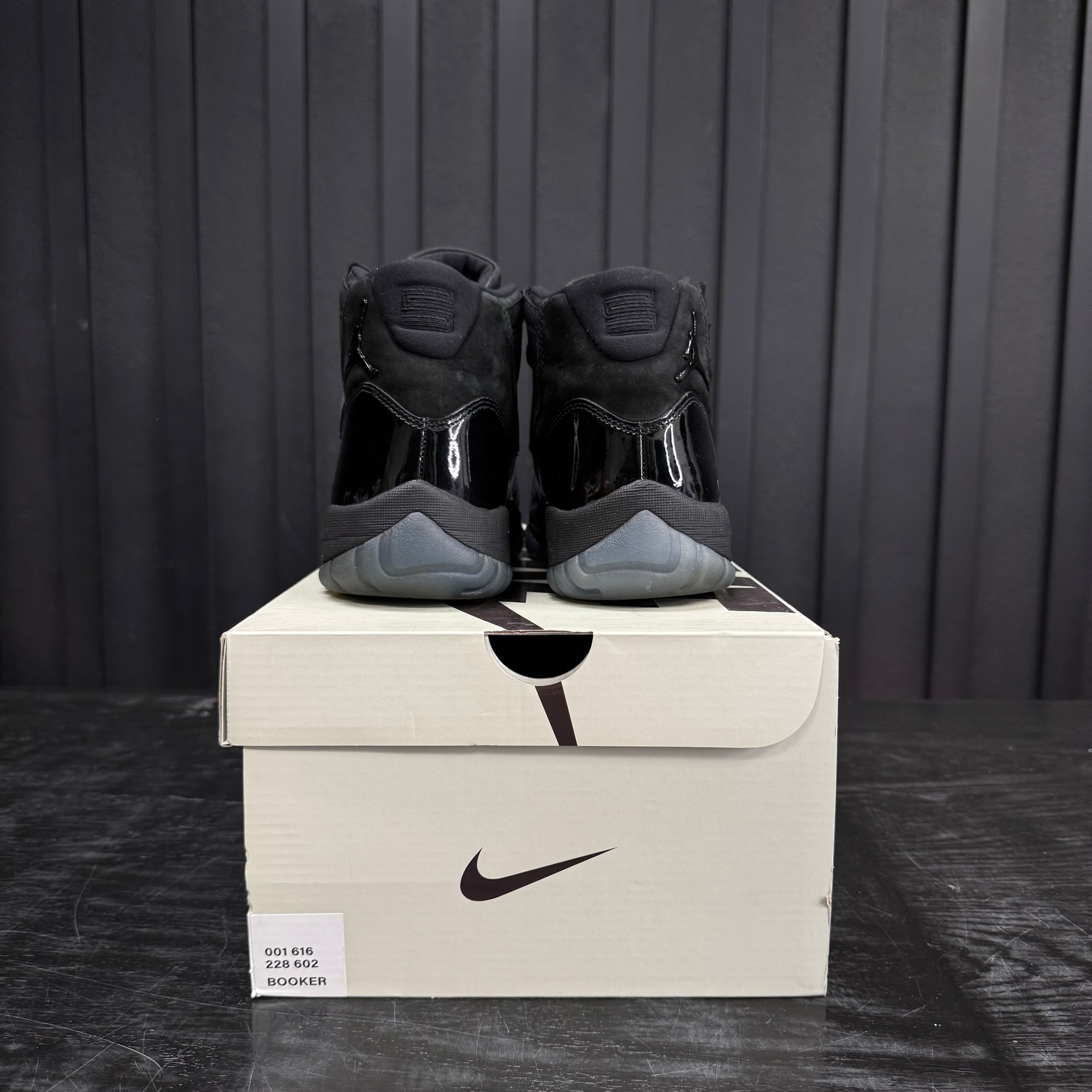 Jordan 11 Retro Cap and Gown - Used - 1808