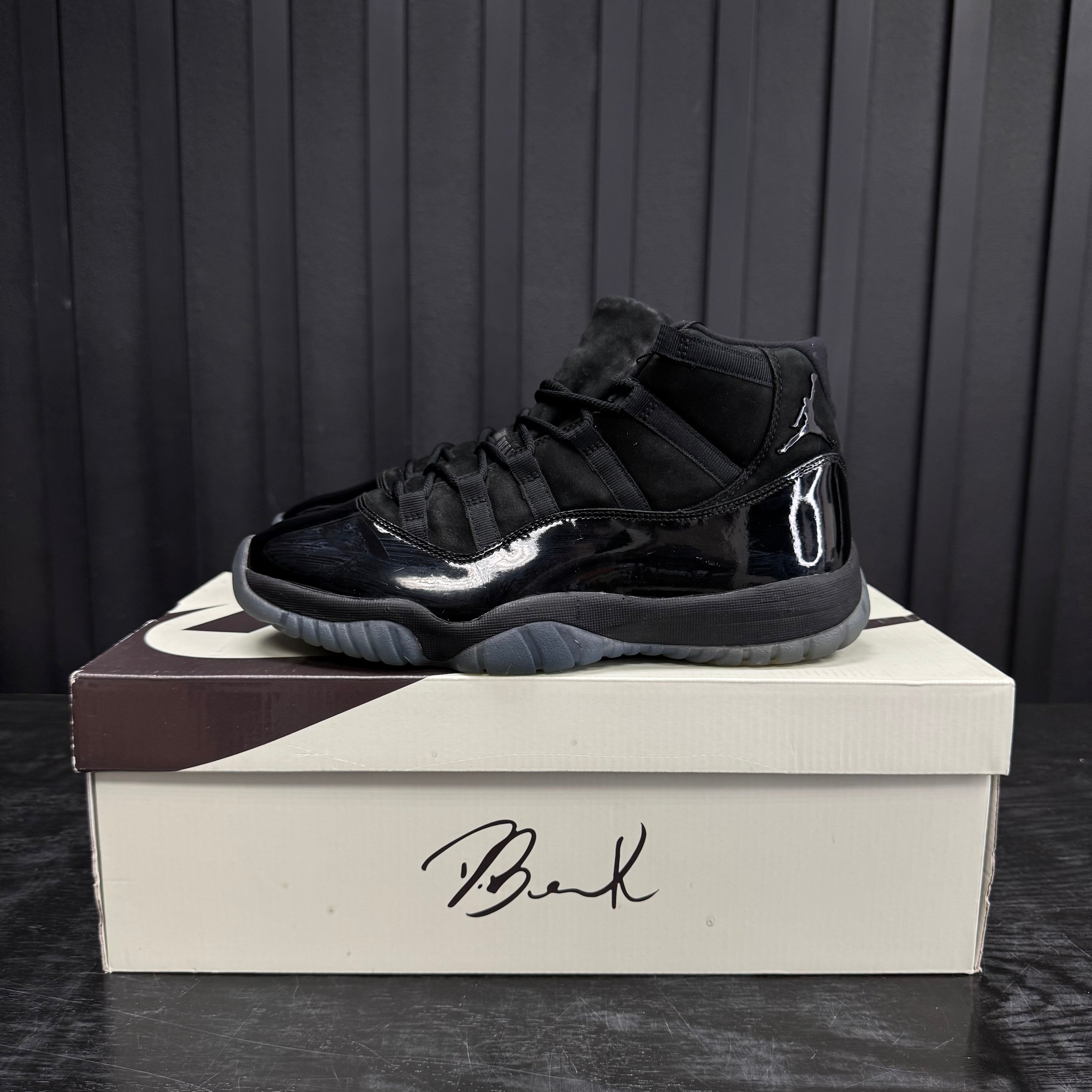 Jordan 11 Retro Cap and Gown - Used - 1808