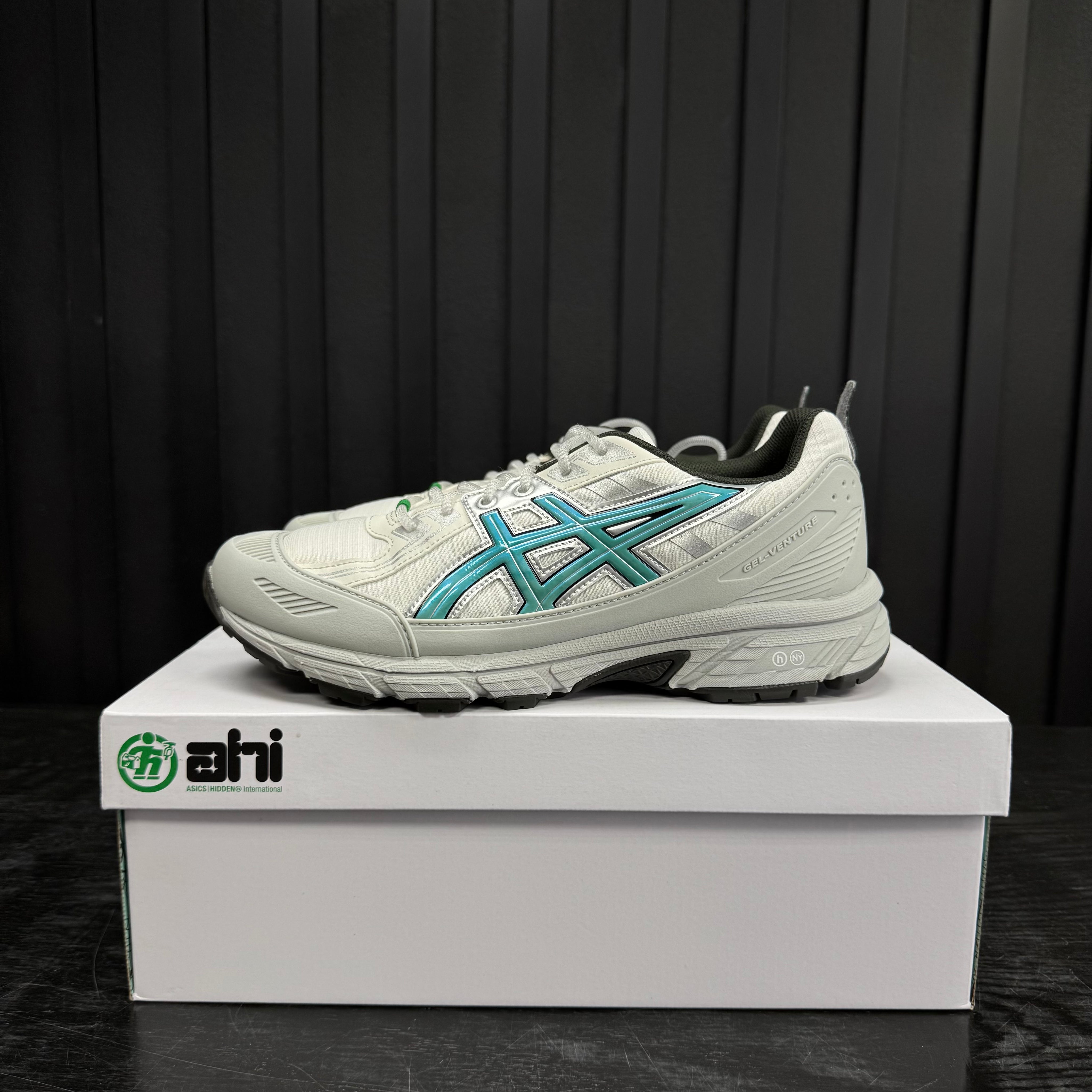 ASICS Gel-Venture 6 Shield Hidden NY - Used - 1815