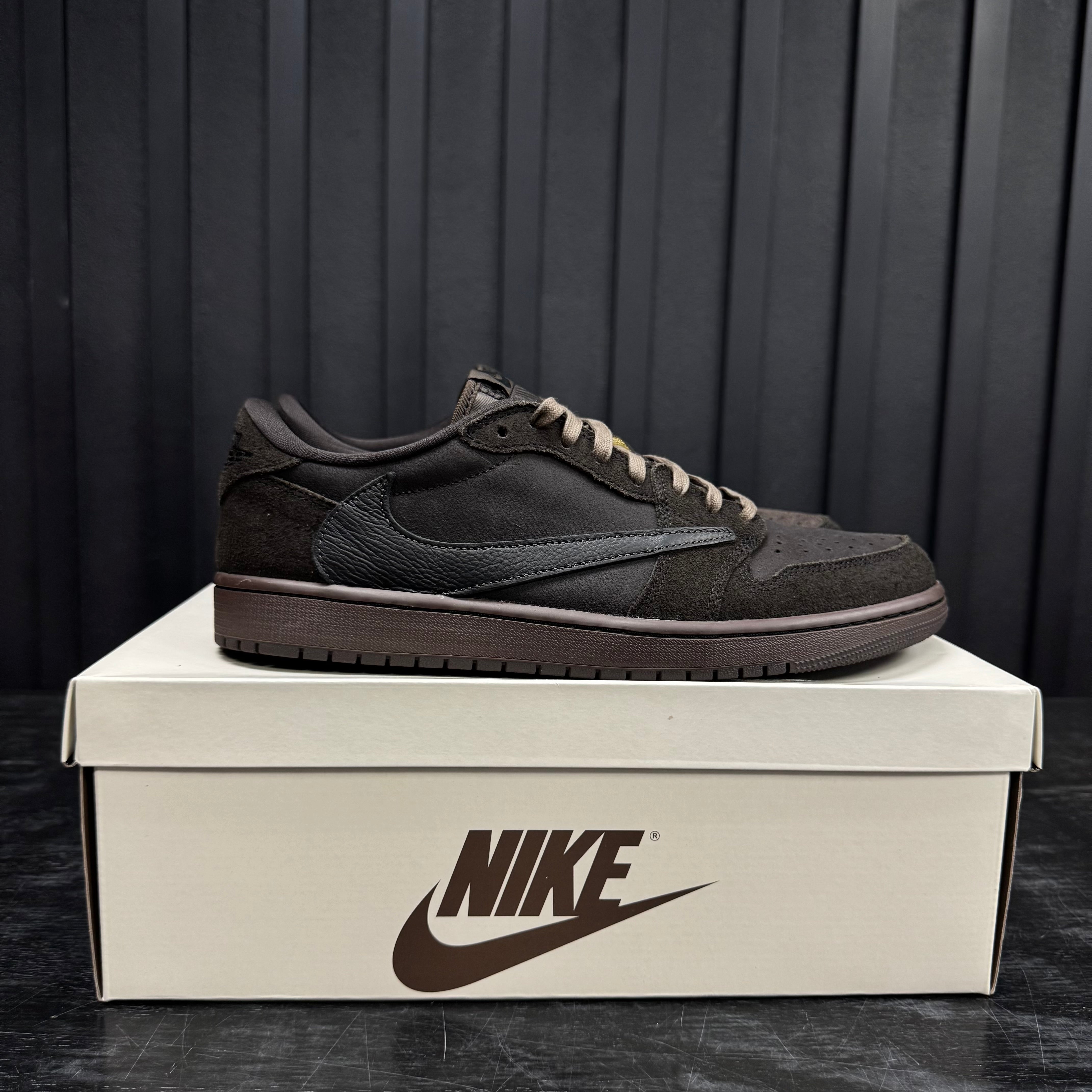Jordan 1 Retro Low OG SP Travis Scott Velvet Brown - Used - 3807