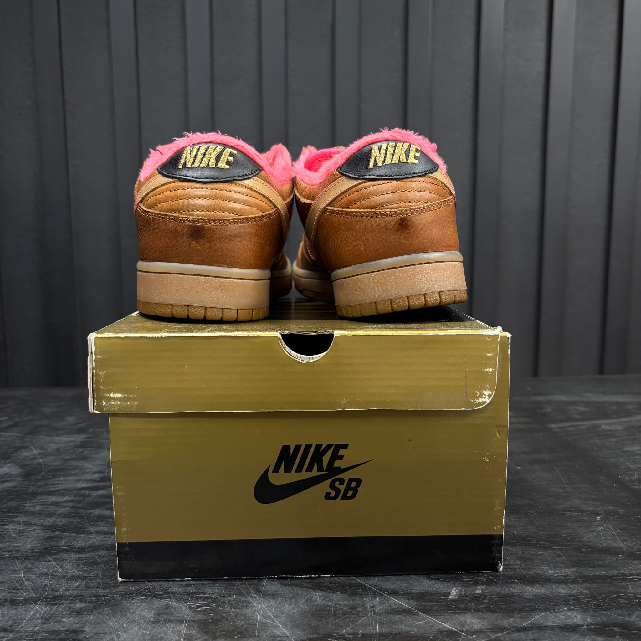 Nike SB Dunk Low Gibson Guitar Case - Used - 4720