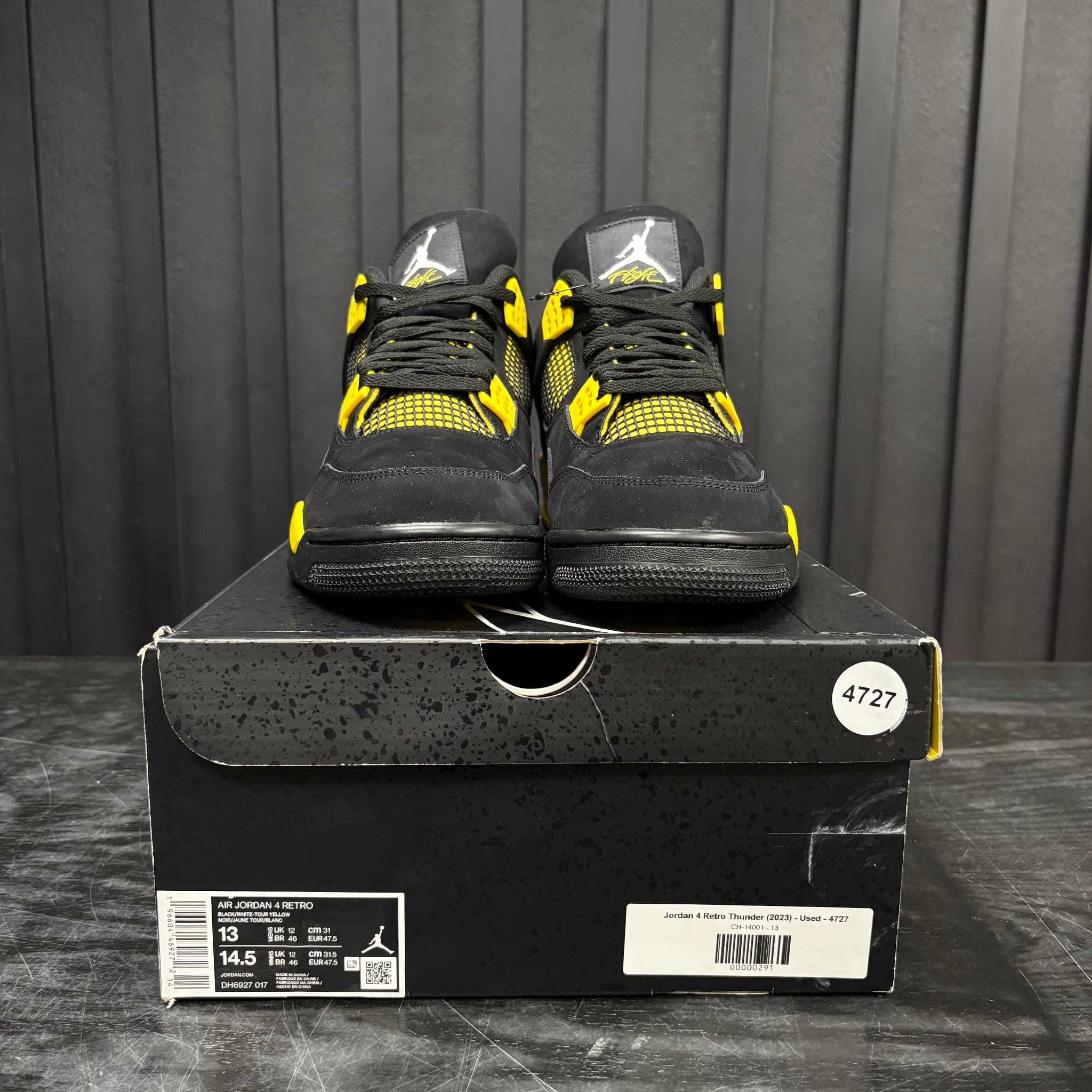 Jordan 4 Retro Thunder (2023) - Used - 4727