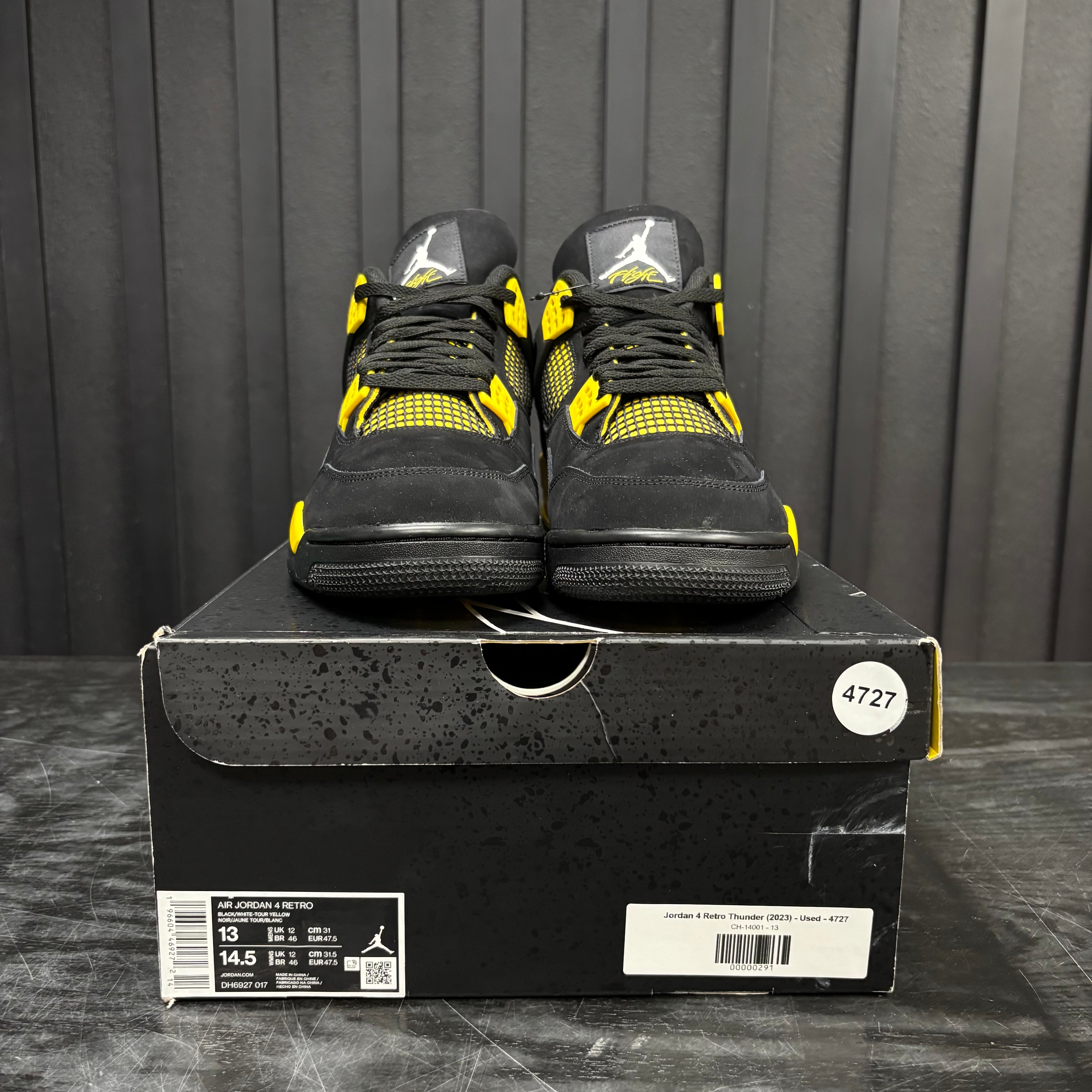 Jordan 4 Retro Thunder (2023) - Used - 4727