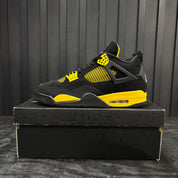 Jordan 4 Retro Thunder (2023) - Used - 4727