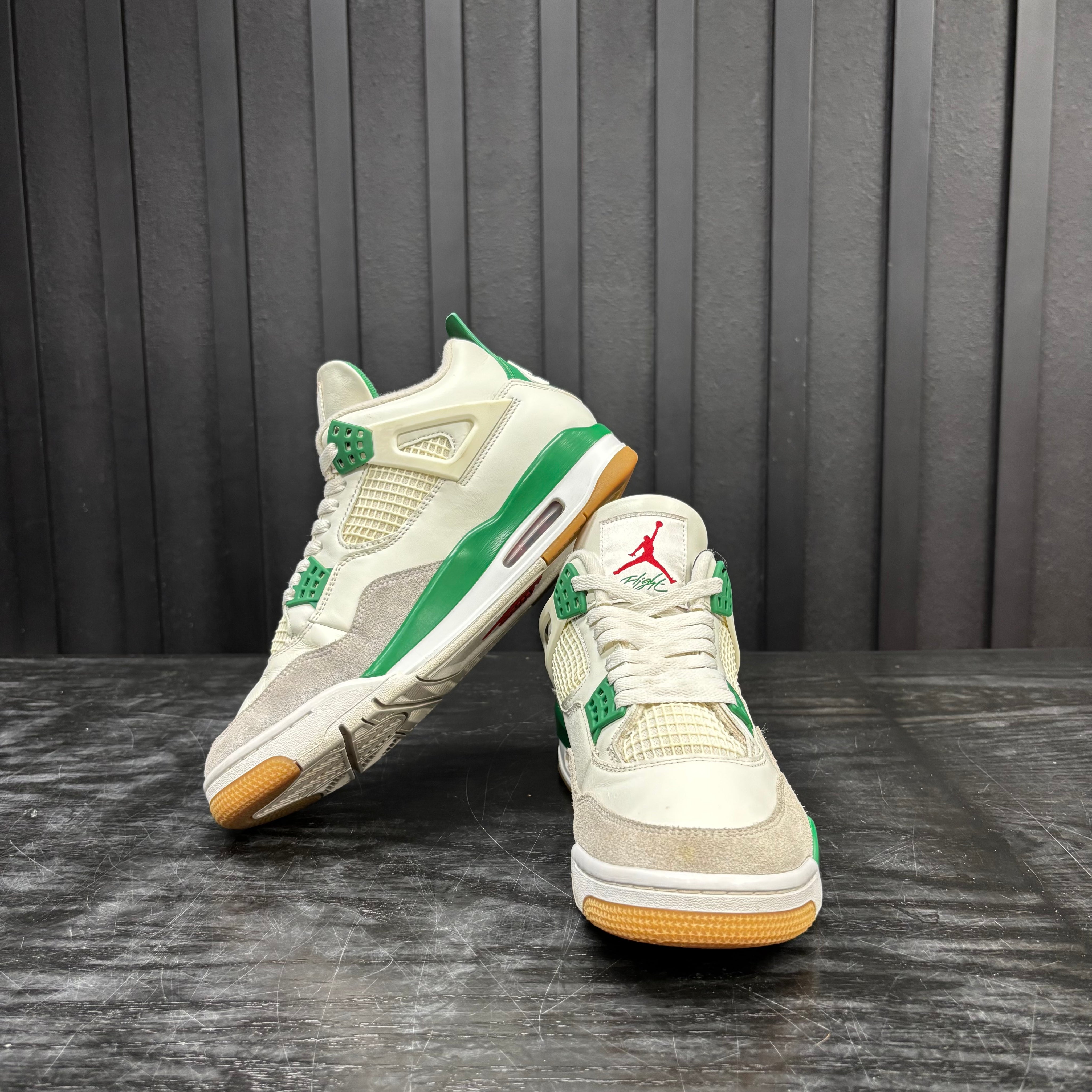 Jordan 4 Retro SB Pine Green - Used - 4732