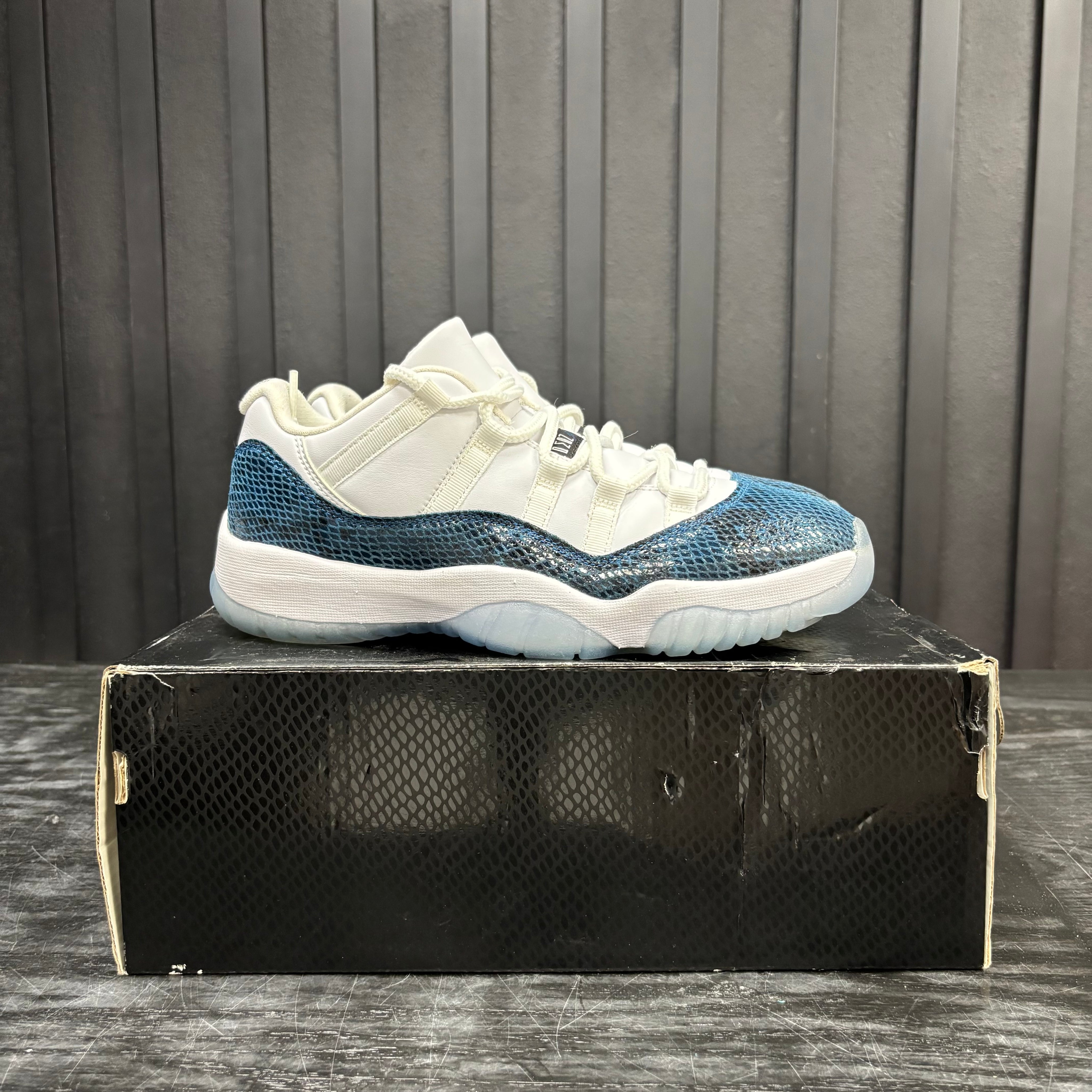 Jordan 11 Retro Low Snake Navy (2019 - Used - 4730