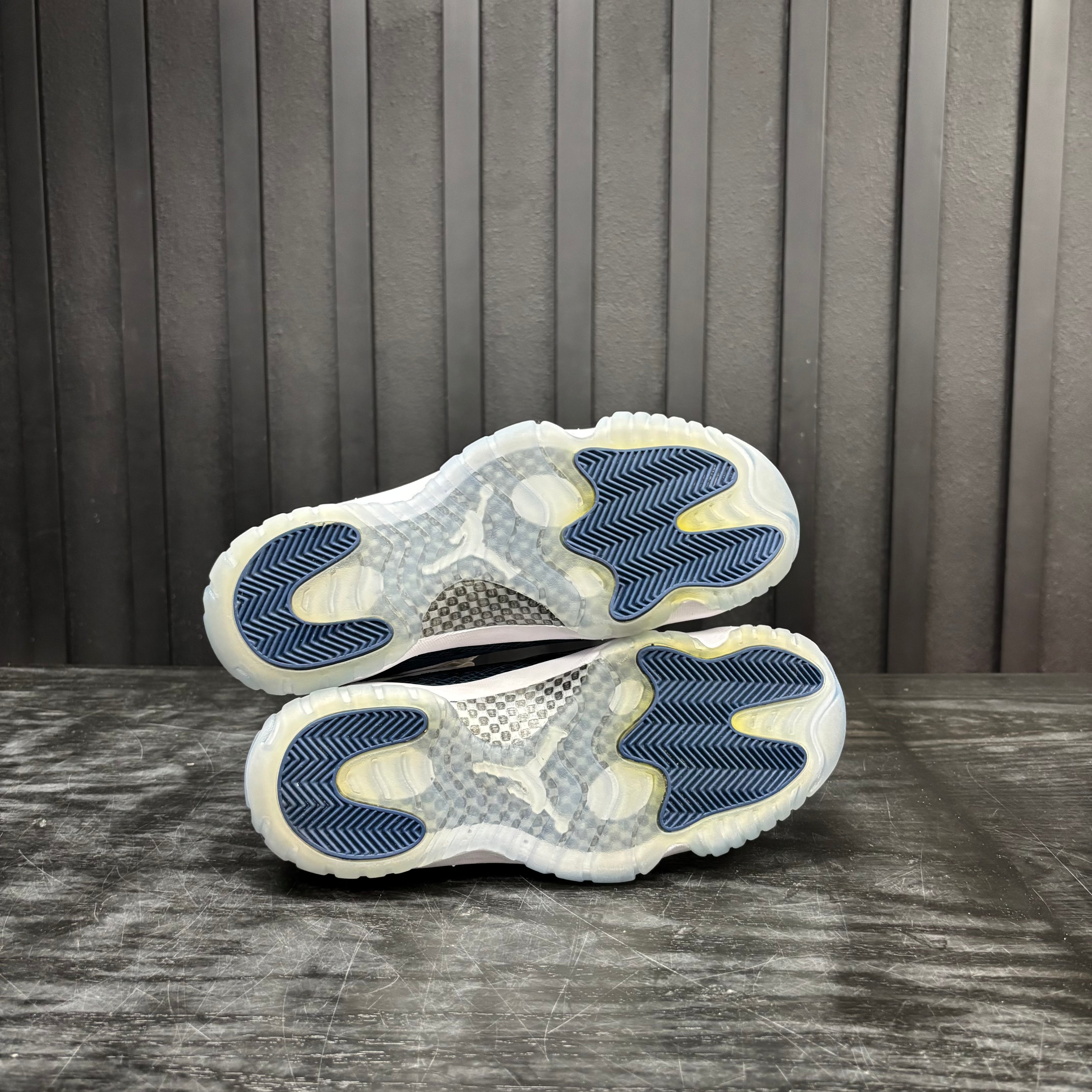 Jordan 11 Retro Low Snake Navy (2019 - Used - 4730