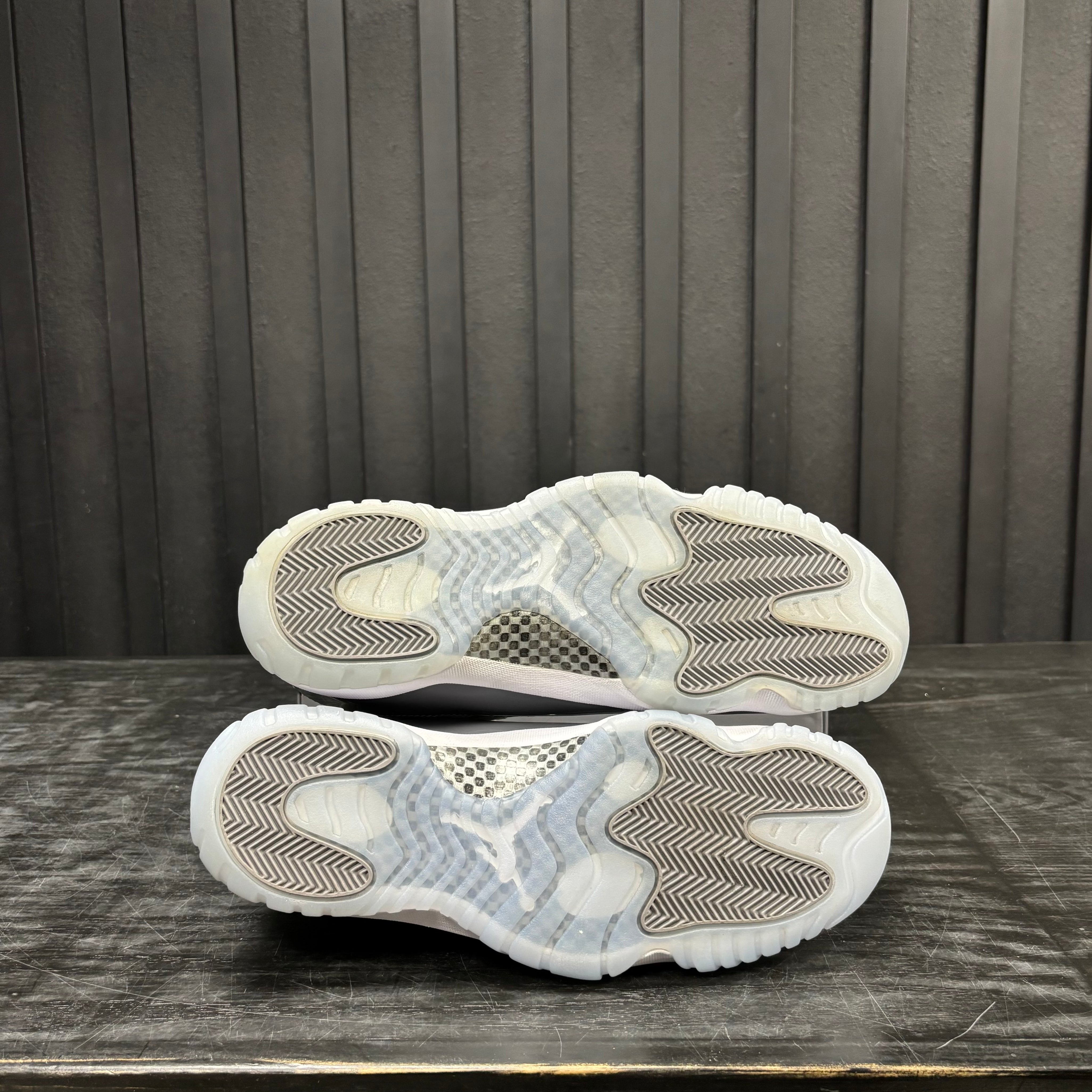 Jordan 11 Retro Cool Grey (2021) - Used - 4759