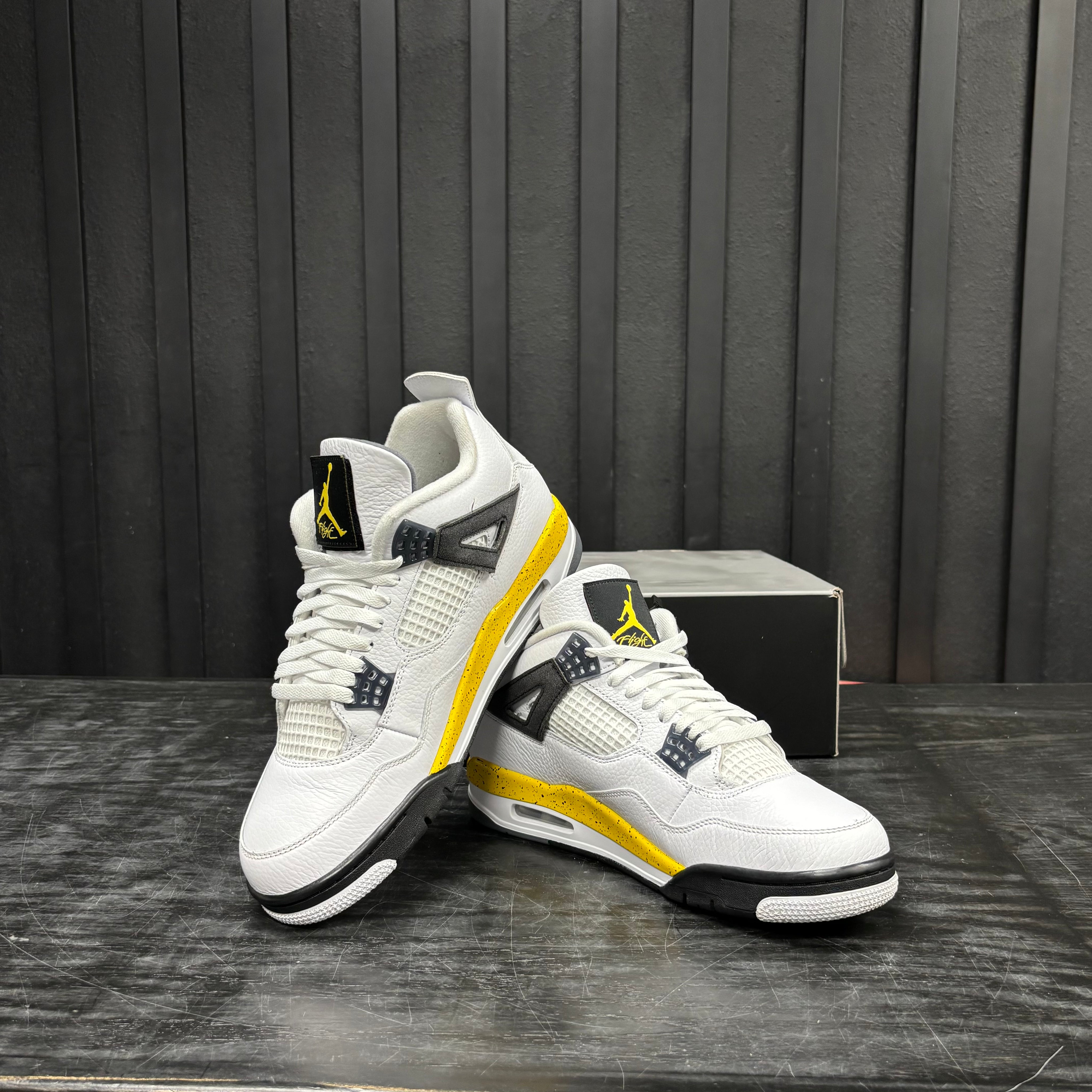 Jordan 4 Retro Rare Air Tour Yellow (2026) - Used - 4752