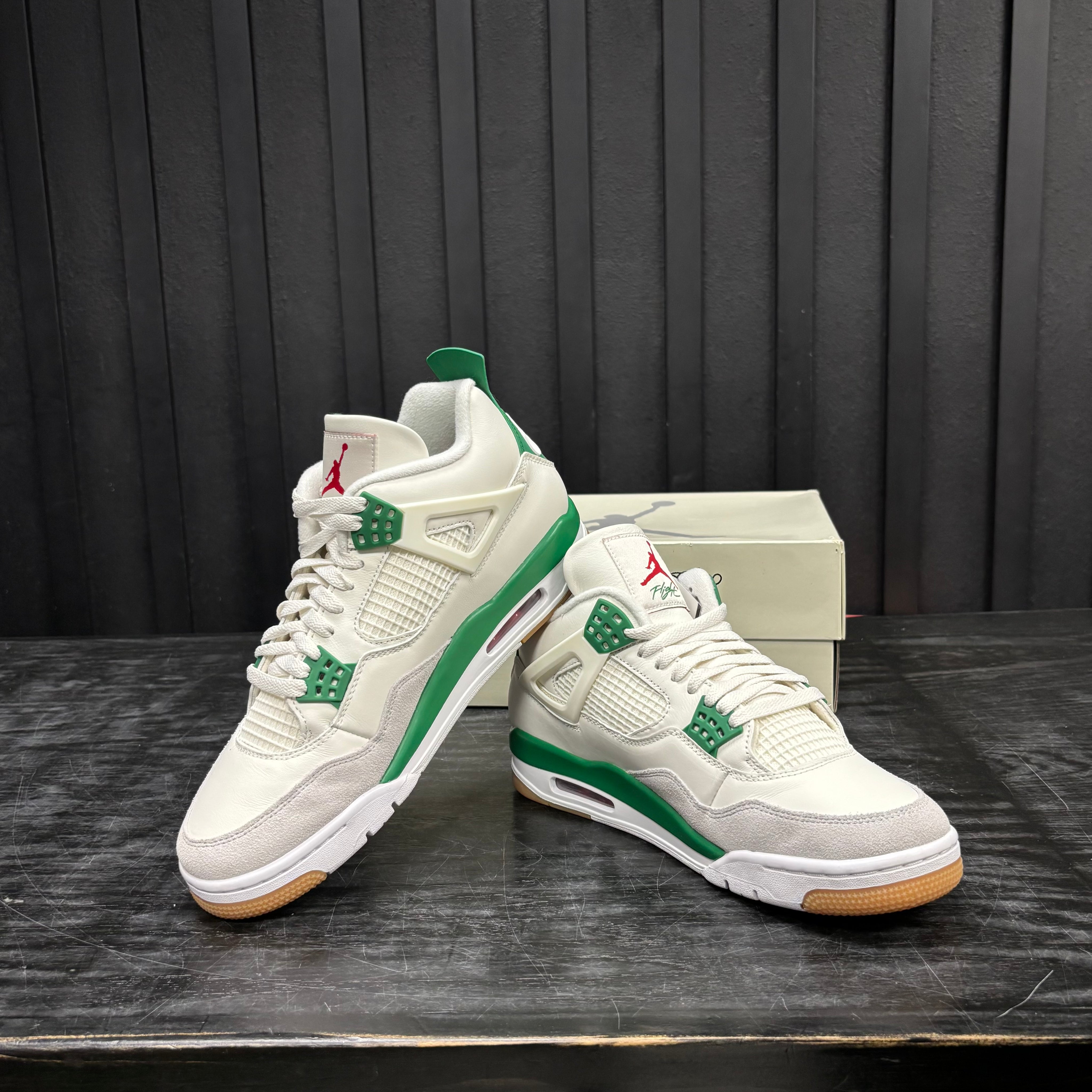 Jordan 4 Retro SB Pine Green - Used - 4741