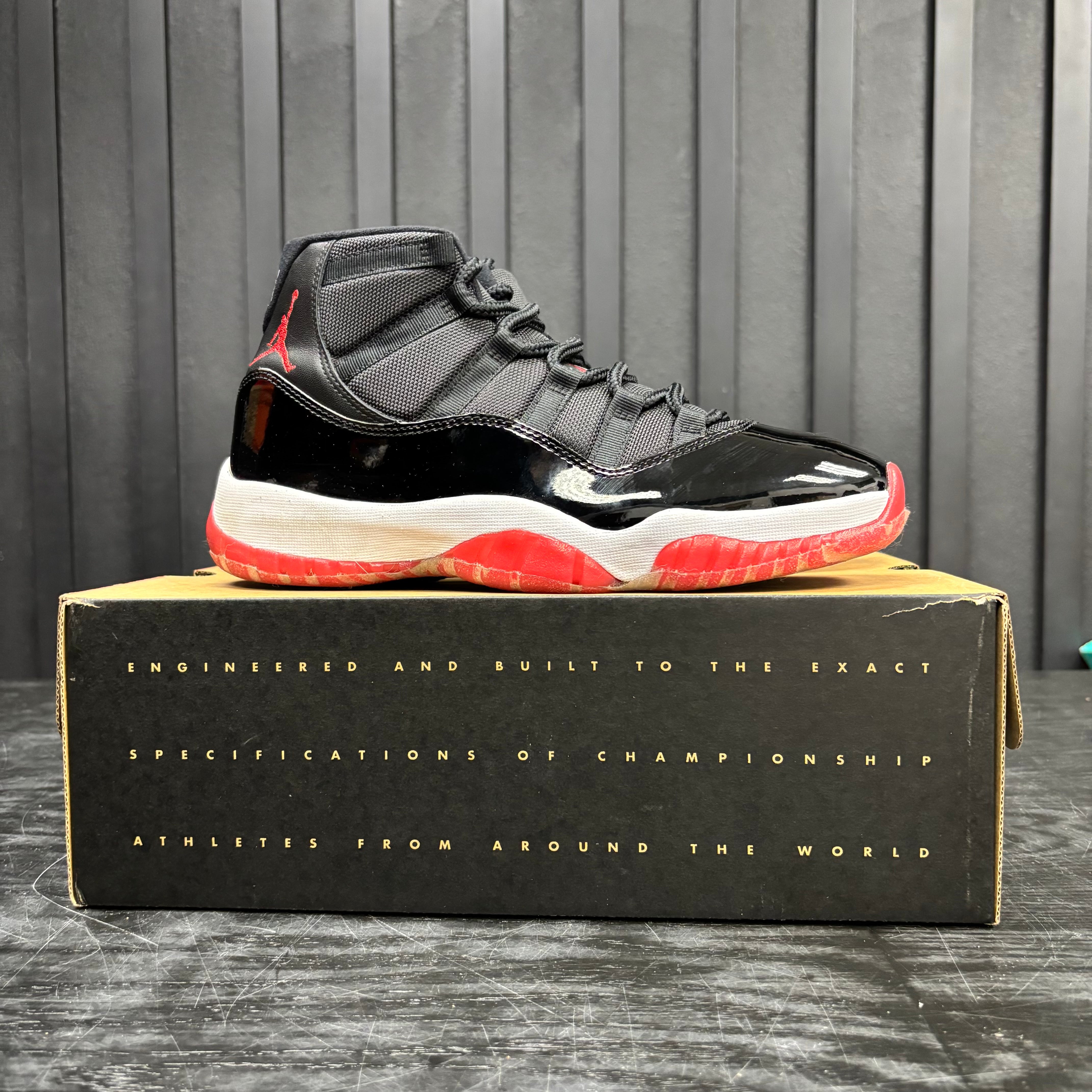 Jordan 11 Retro Playoffs Bred (2019) - Used - 4770