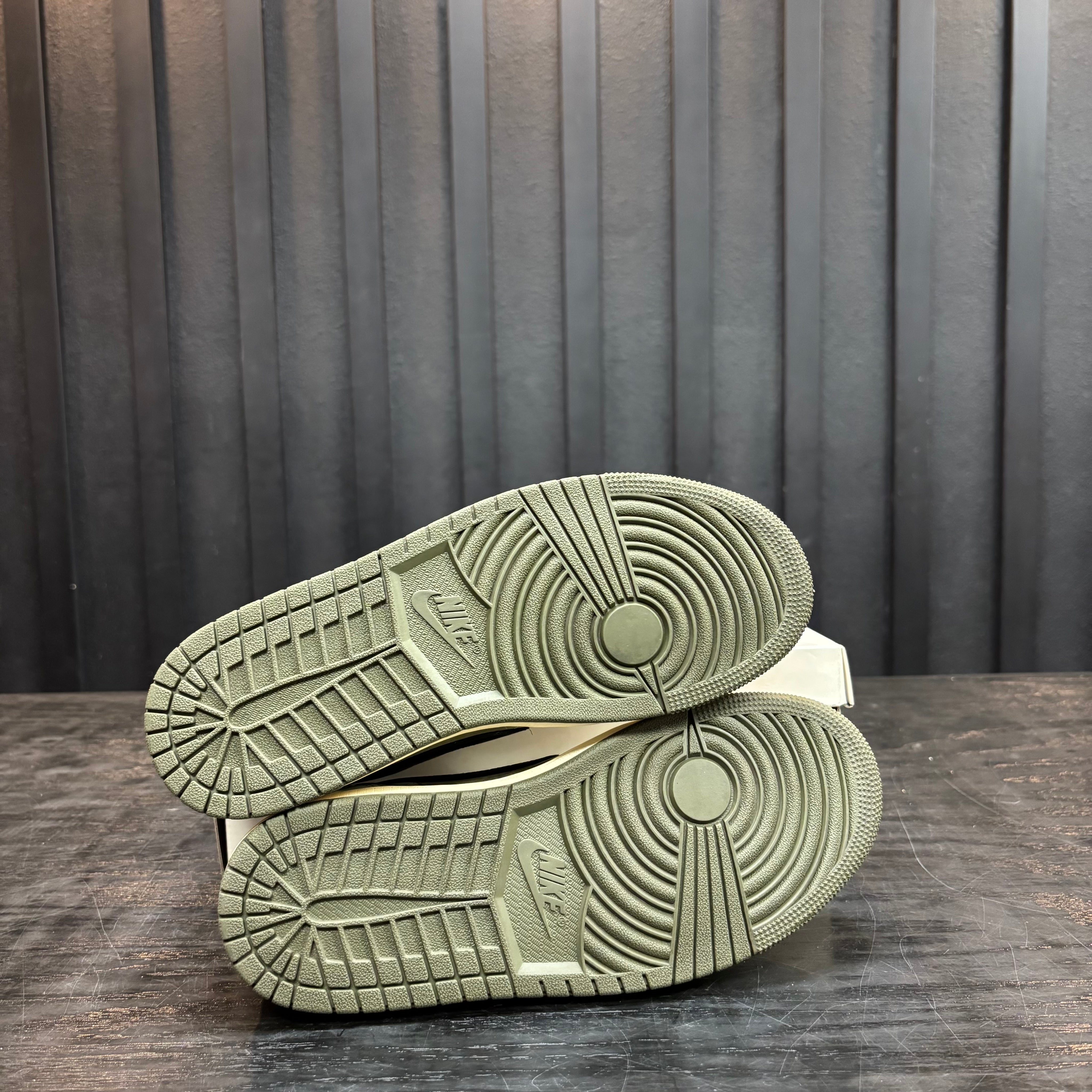 Jordan 1 Retro Low OG SP Travis Scott Medium Olive - Used - 4781