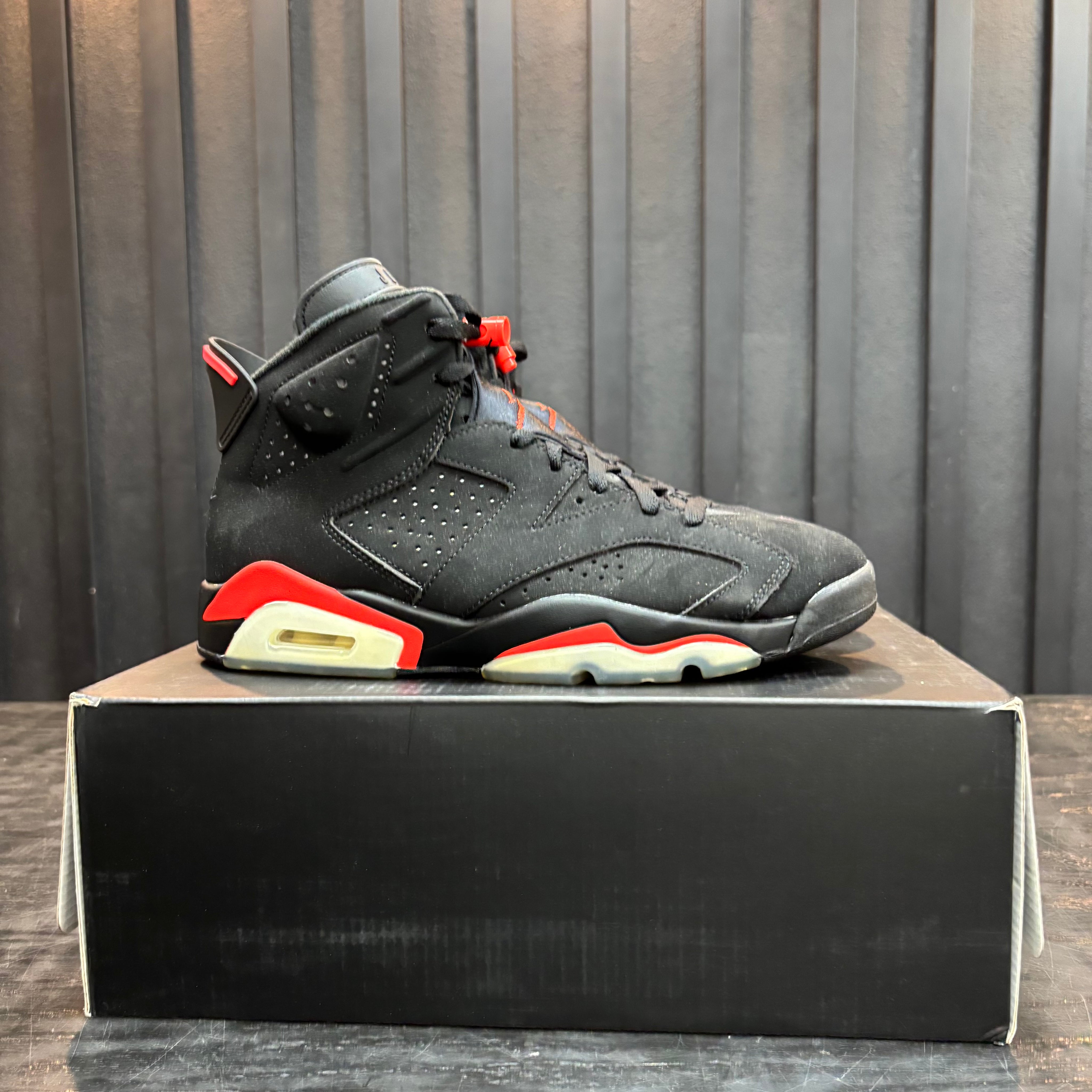 Jordan 6 Retro Black Infrared (2019) - Used - 0001