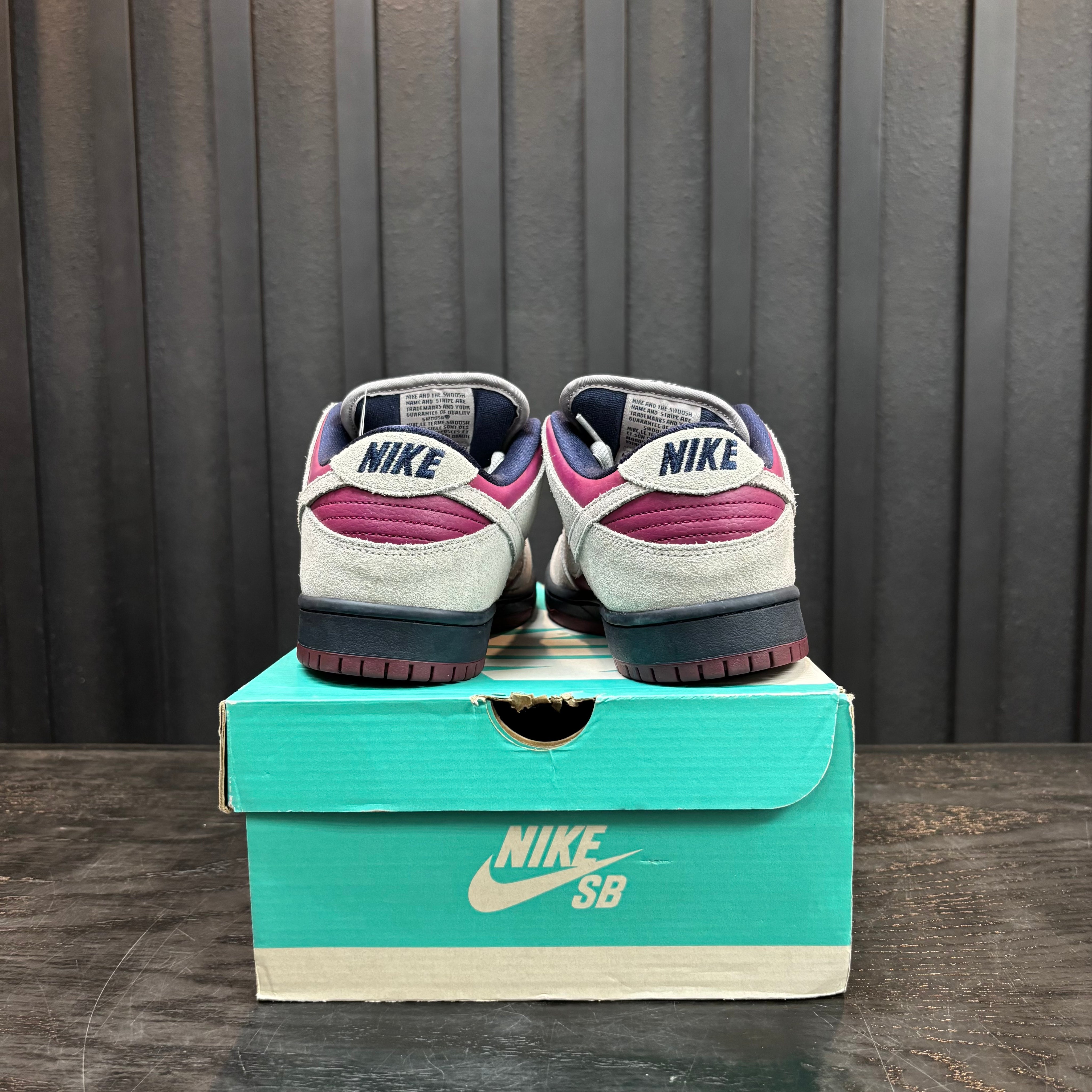 Nike SB Dunk Low Atmosphere Grey True Berry - Used - 4783