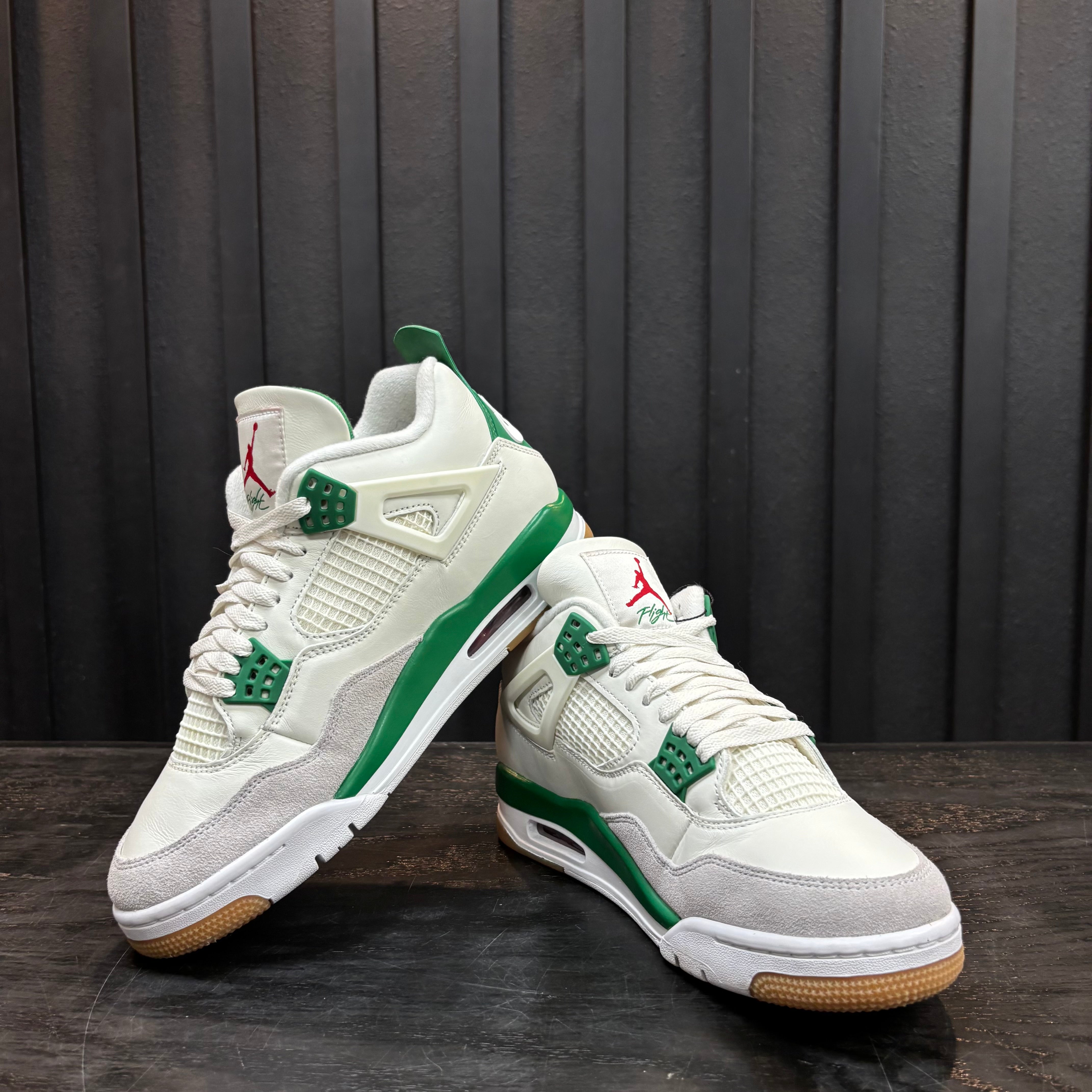 Jordan 4 Retro SB Pine Green - Used - 4792