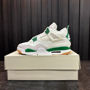 Jordan 4 Retro SB Pine Green - Used - 4792