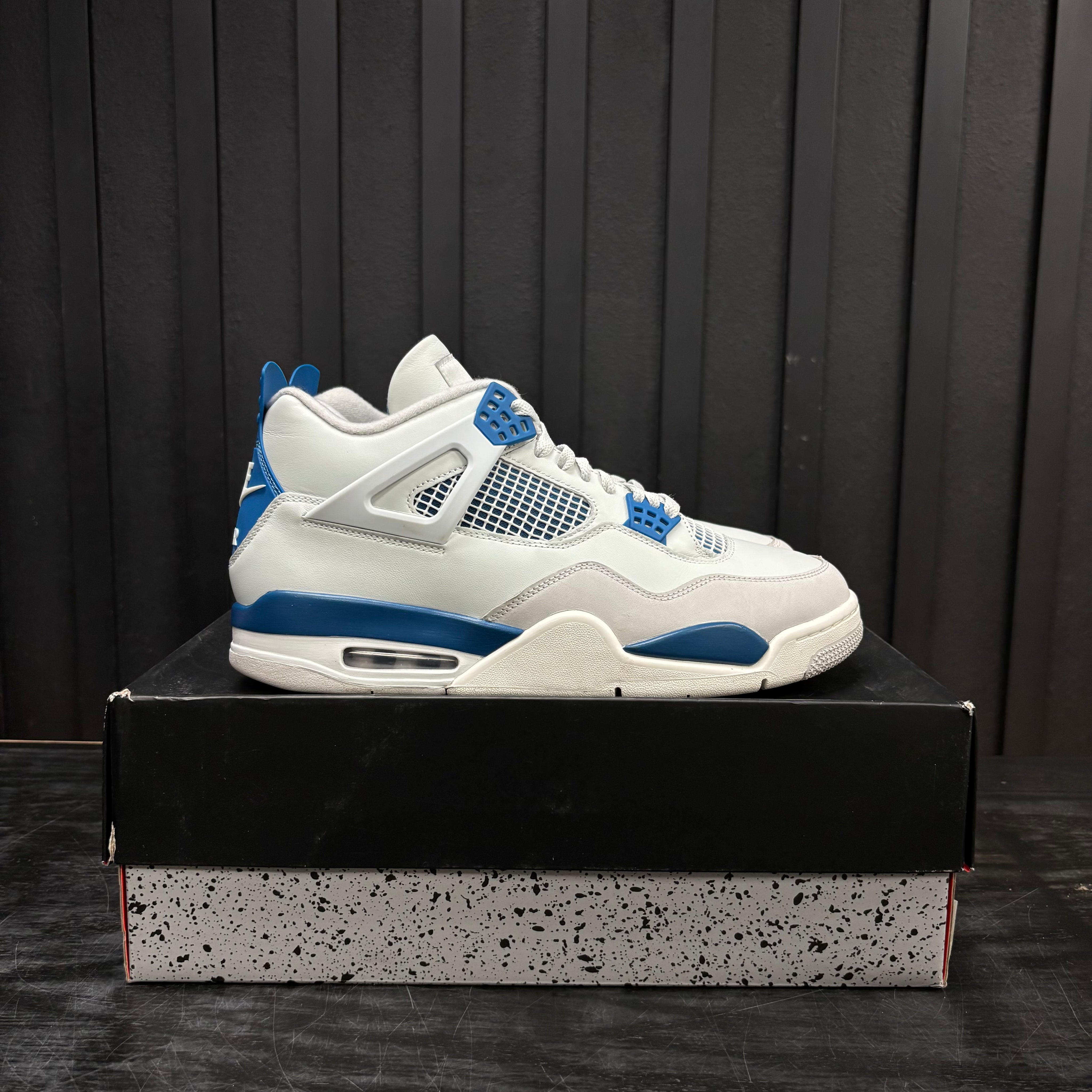 Jordan 4 Retro Military Blue (2024) - Used - 4420