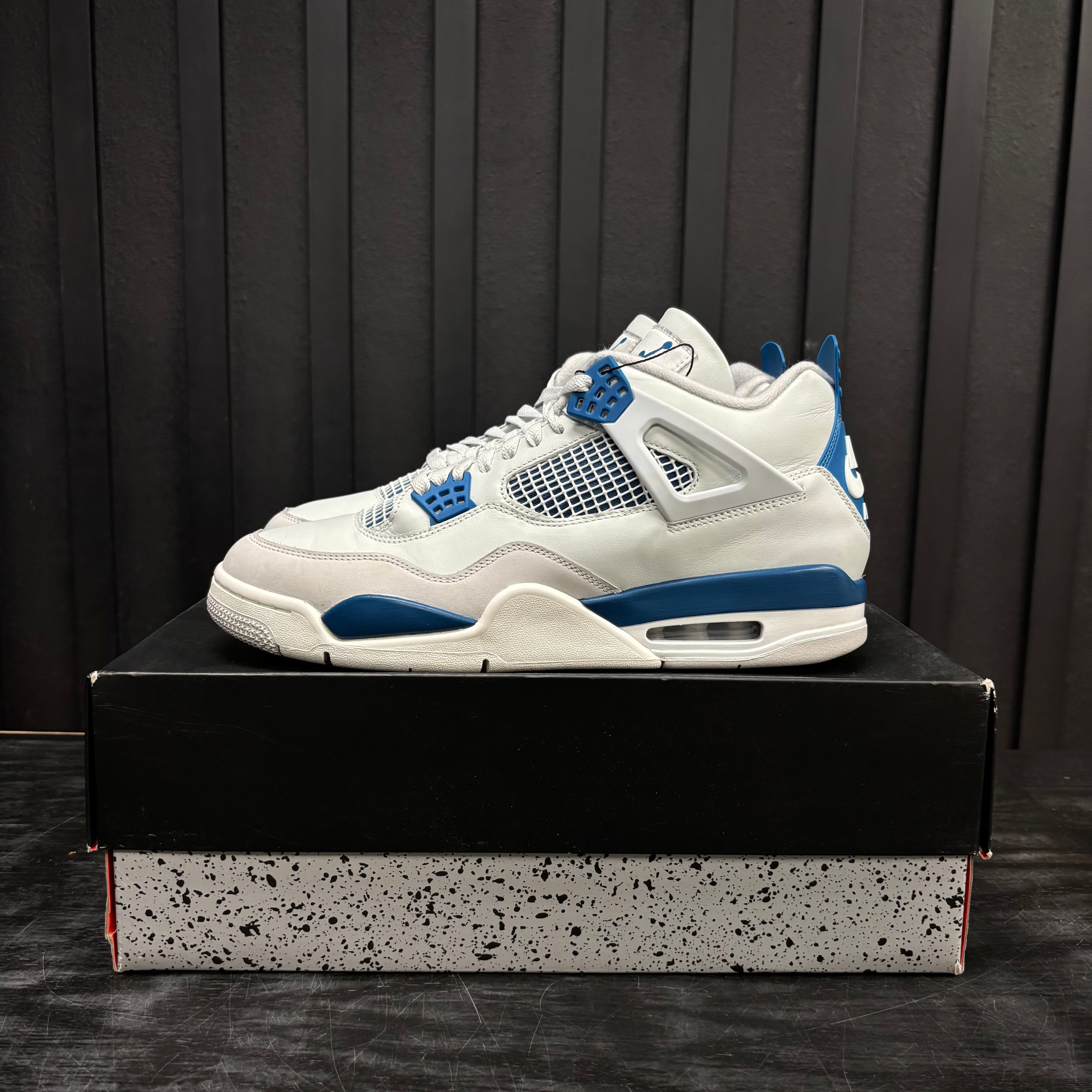 Jordan 4 Retro Military Blue (2024) - Used - 4420