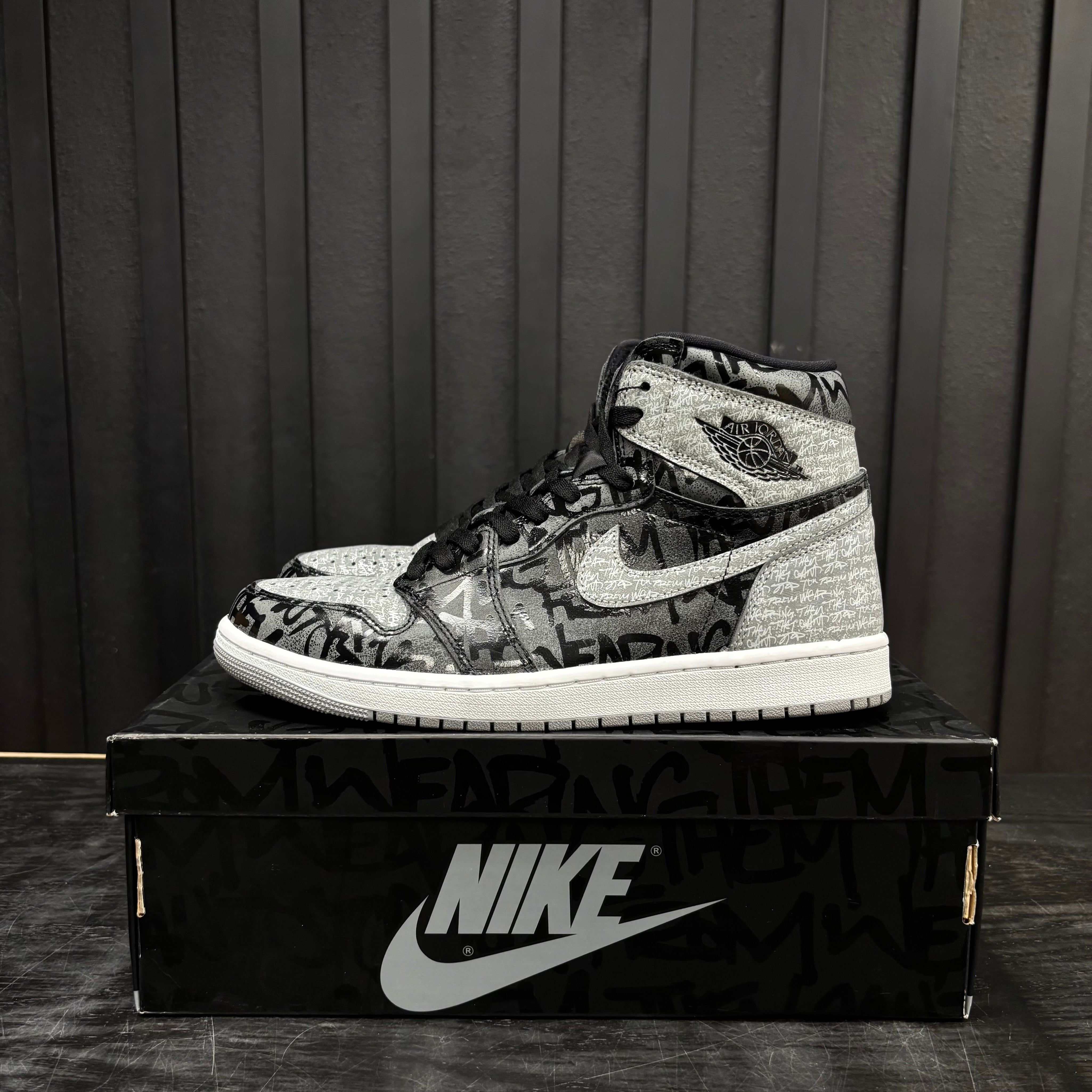 Jordan 1 Retro High OG Rebellionaire - Used - 4553