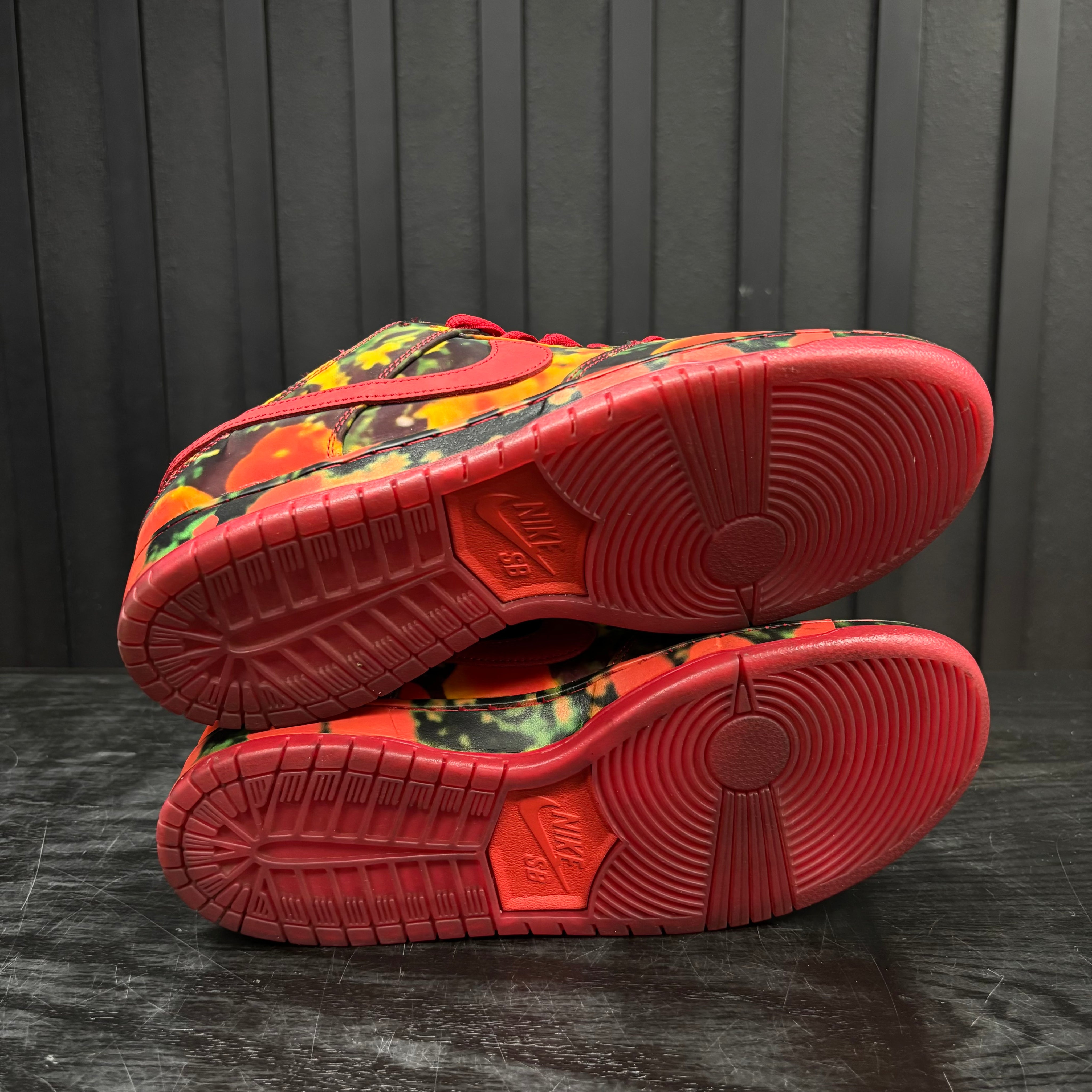 Nike SB Dunk Low The Wizard of Oz Poppy Field - Used - 4556