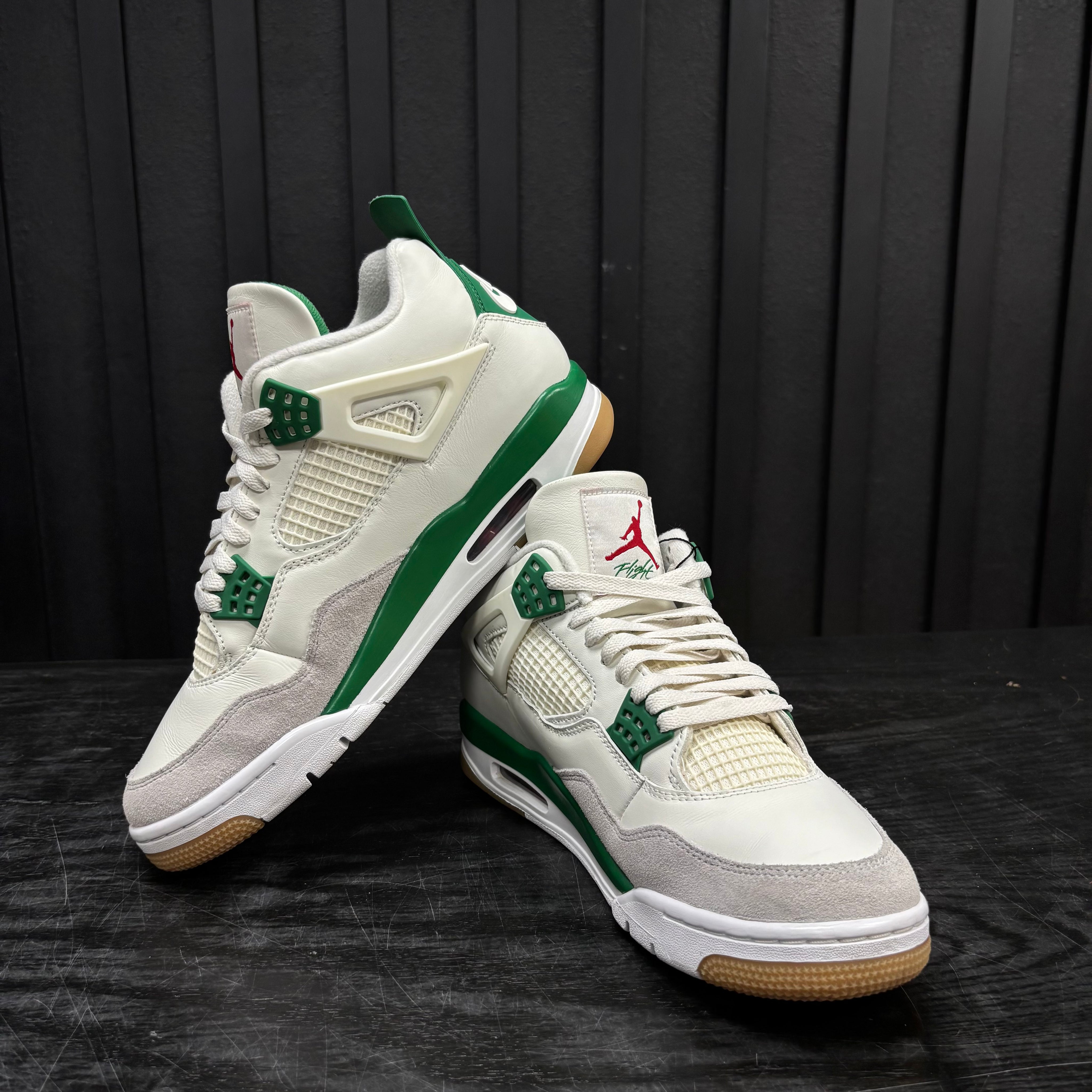 Jordan 4 Retro SB Pine Green - Used - 3990