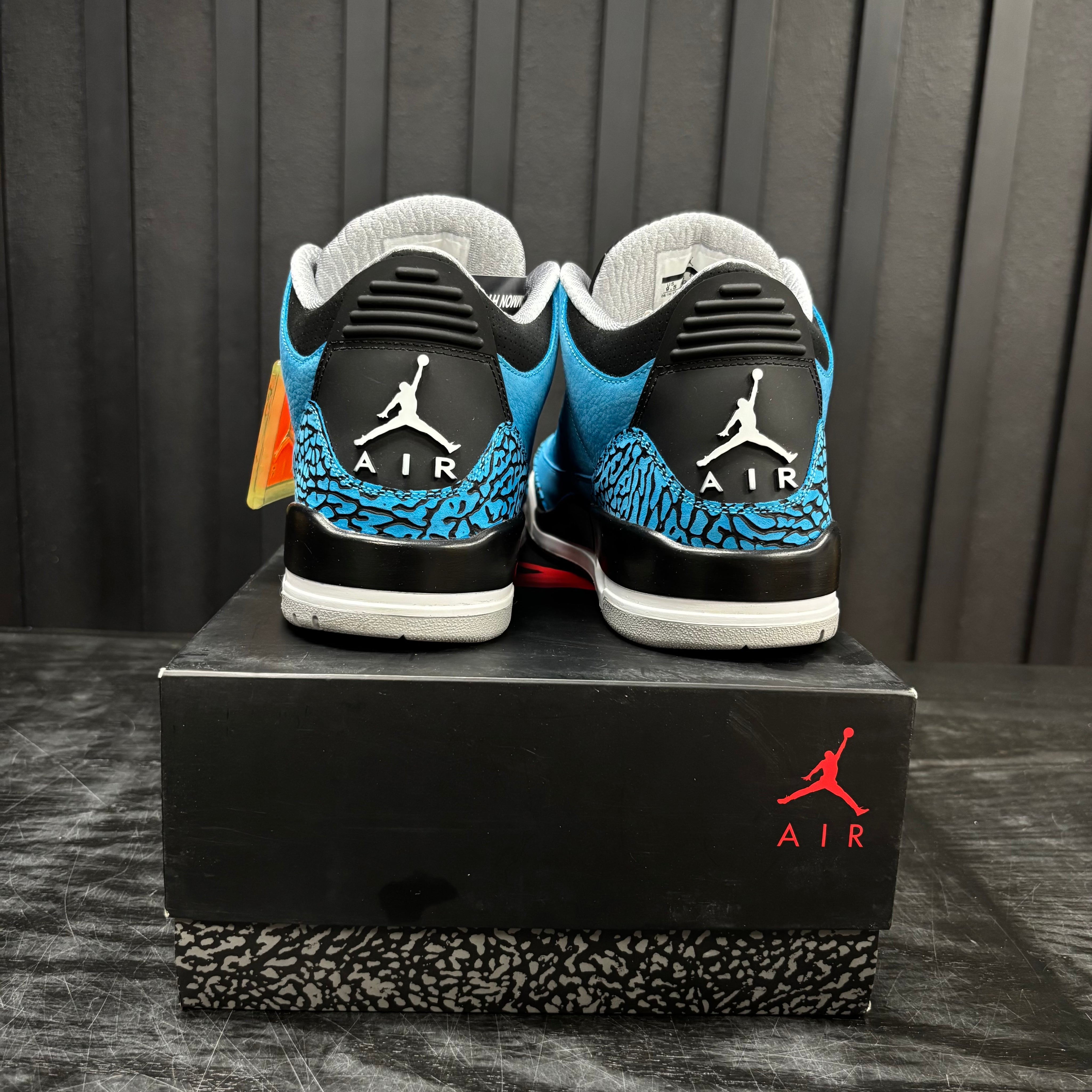 Jordan 3 Retro Powder Blue - Used - 3943